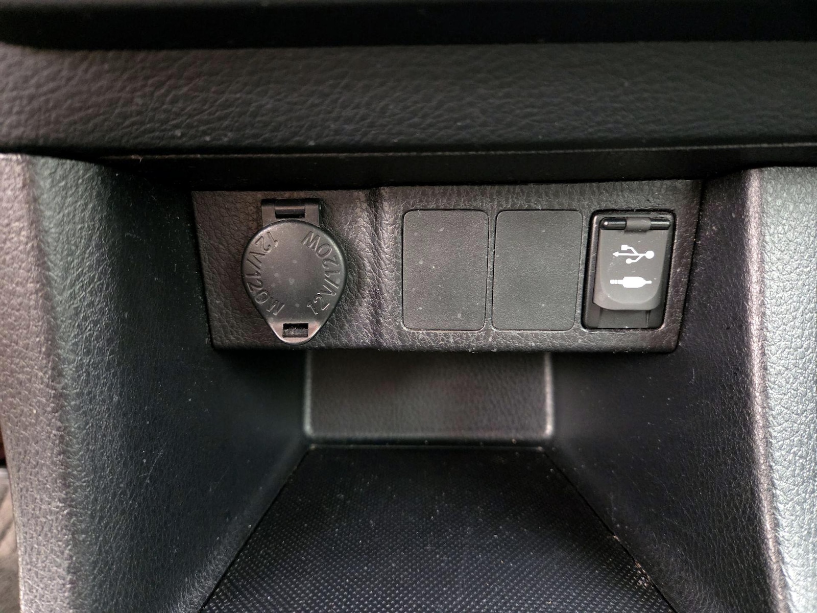 2014 Toyota Corolla LE - Photo 19