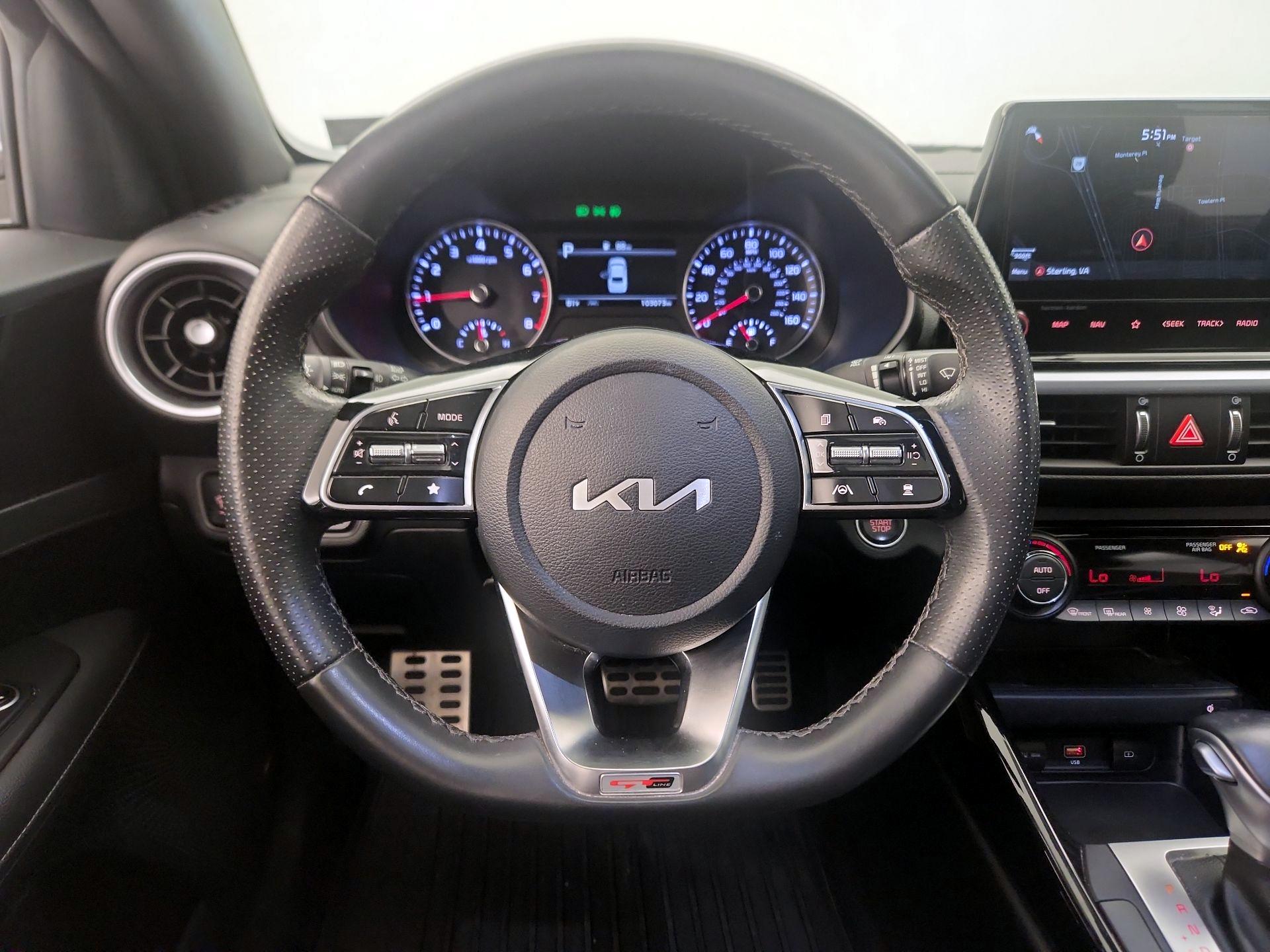 Thumbnail: 2022 Kia Forte - 10