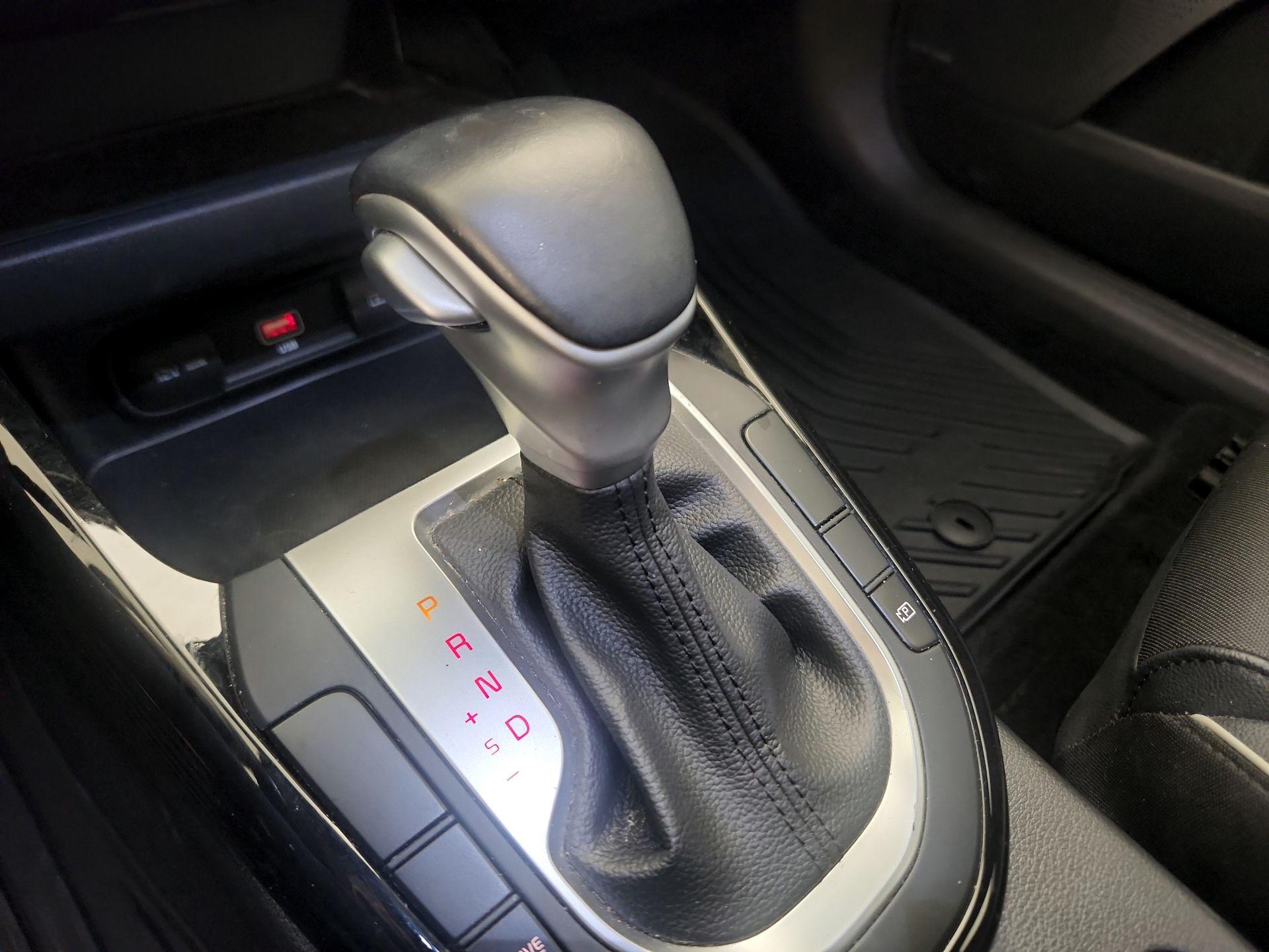 Thumbnail: 2022 Kia Forte - 18