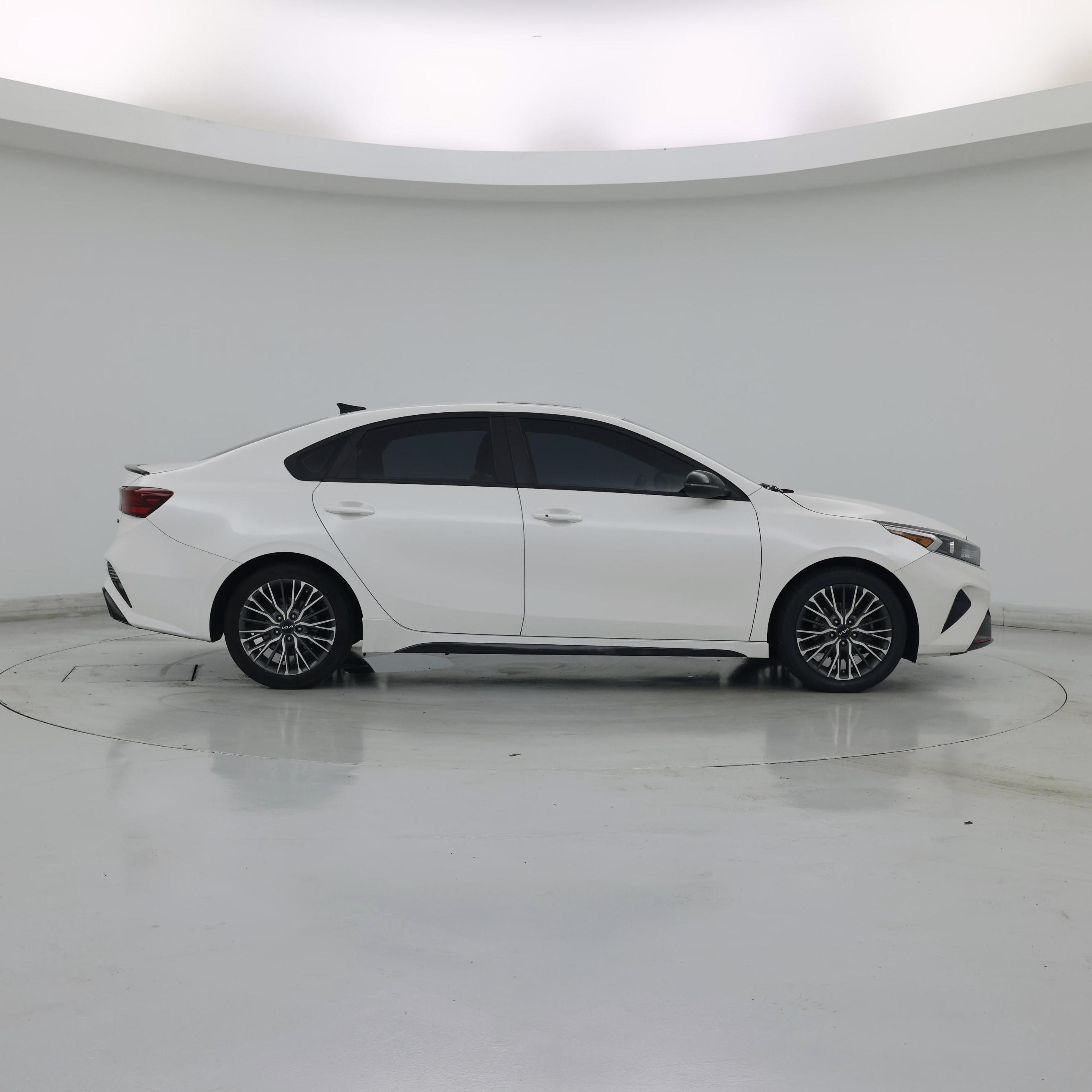 Thumbnail: 2022 Kia Forte - 7