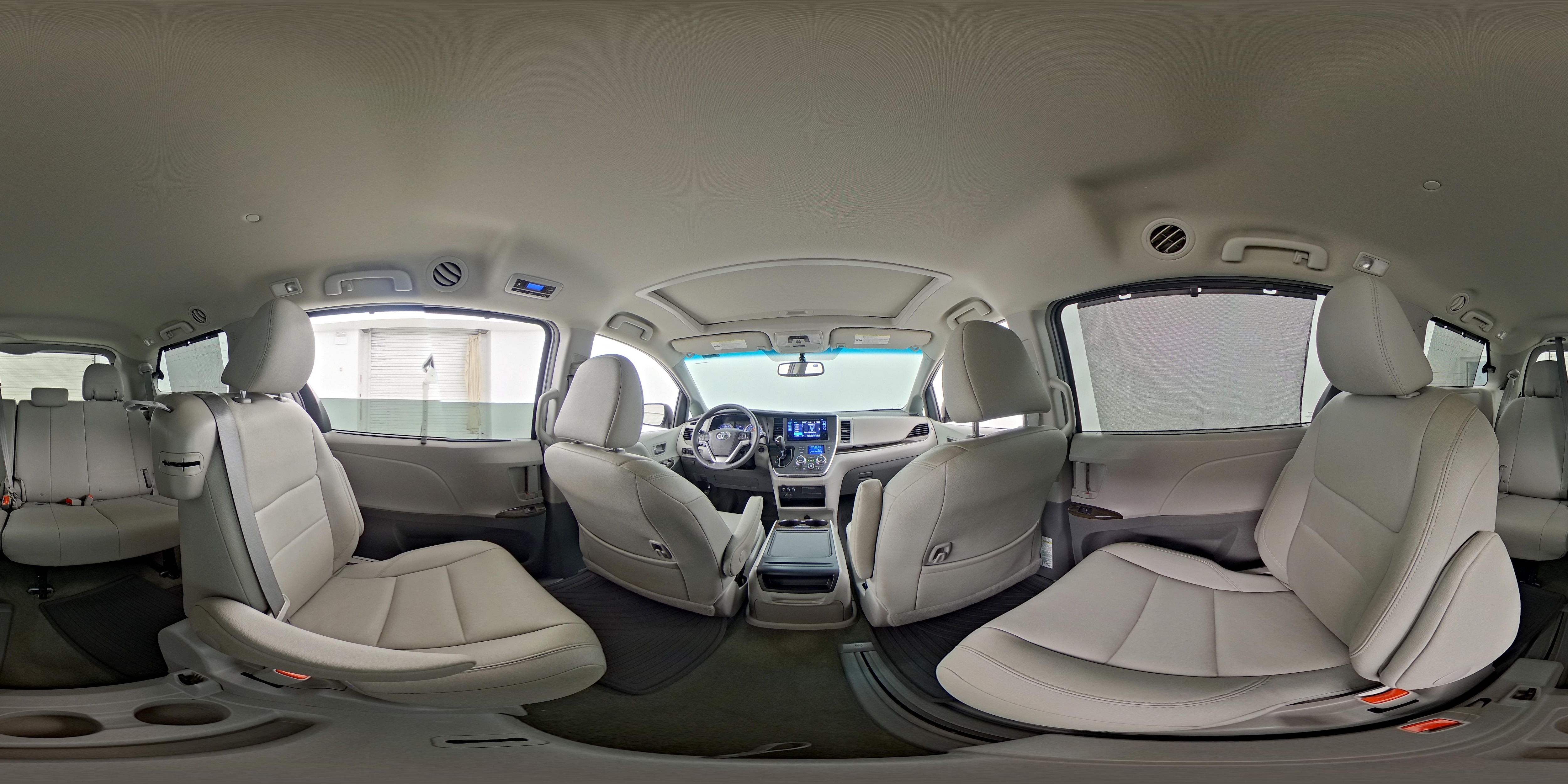2017 Toyota Sienna XLE - Photo 29