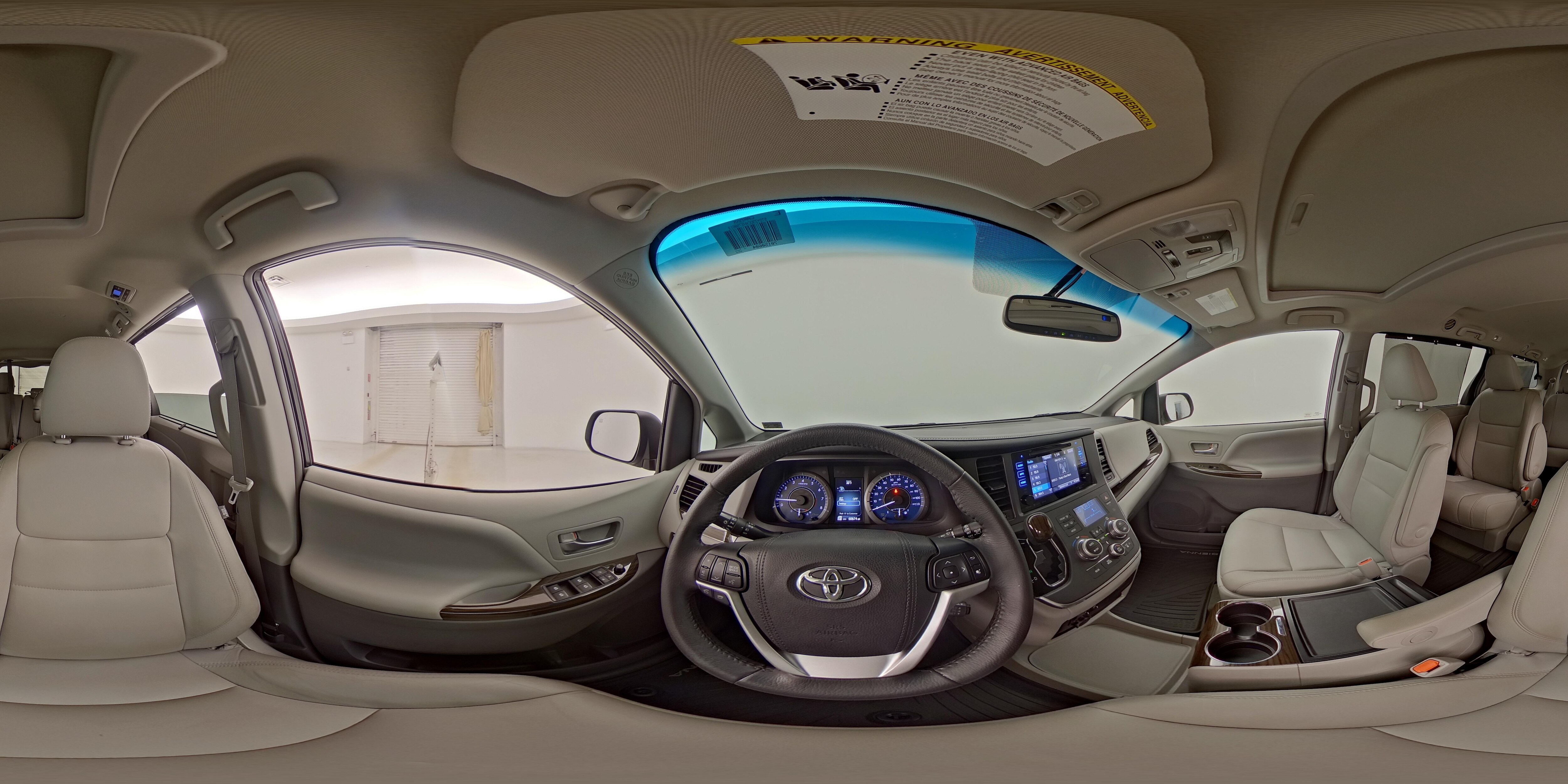 2017 Toyota Sienna XLE - Photo 30