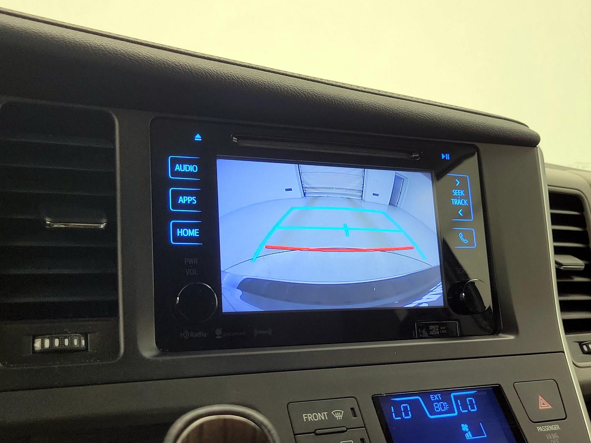 Thumbnail: 2017 Toyota Sienna - 15