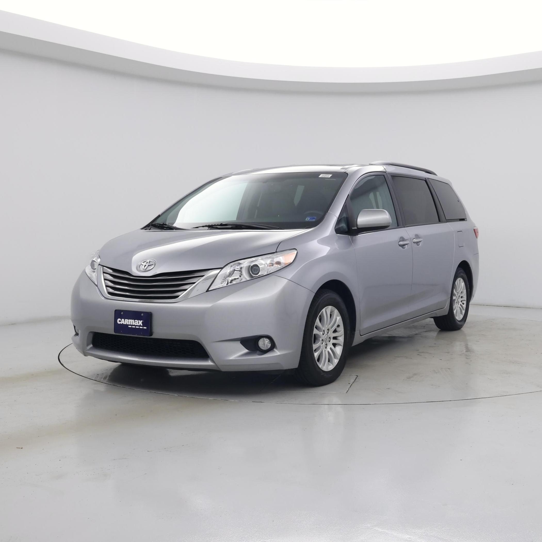 Thumbnail: 2017 Toyota Sienna - 4