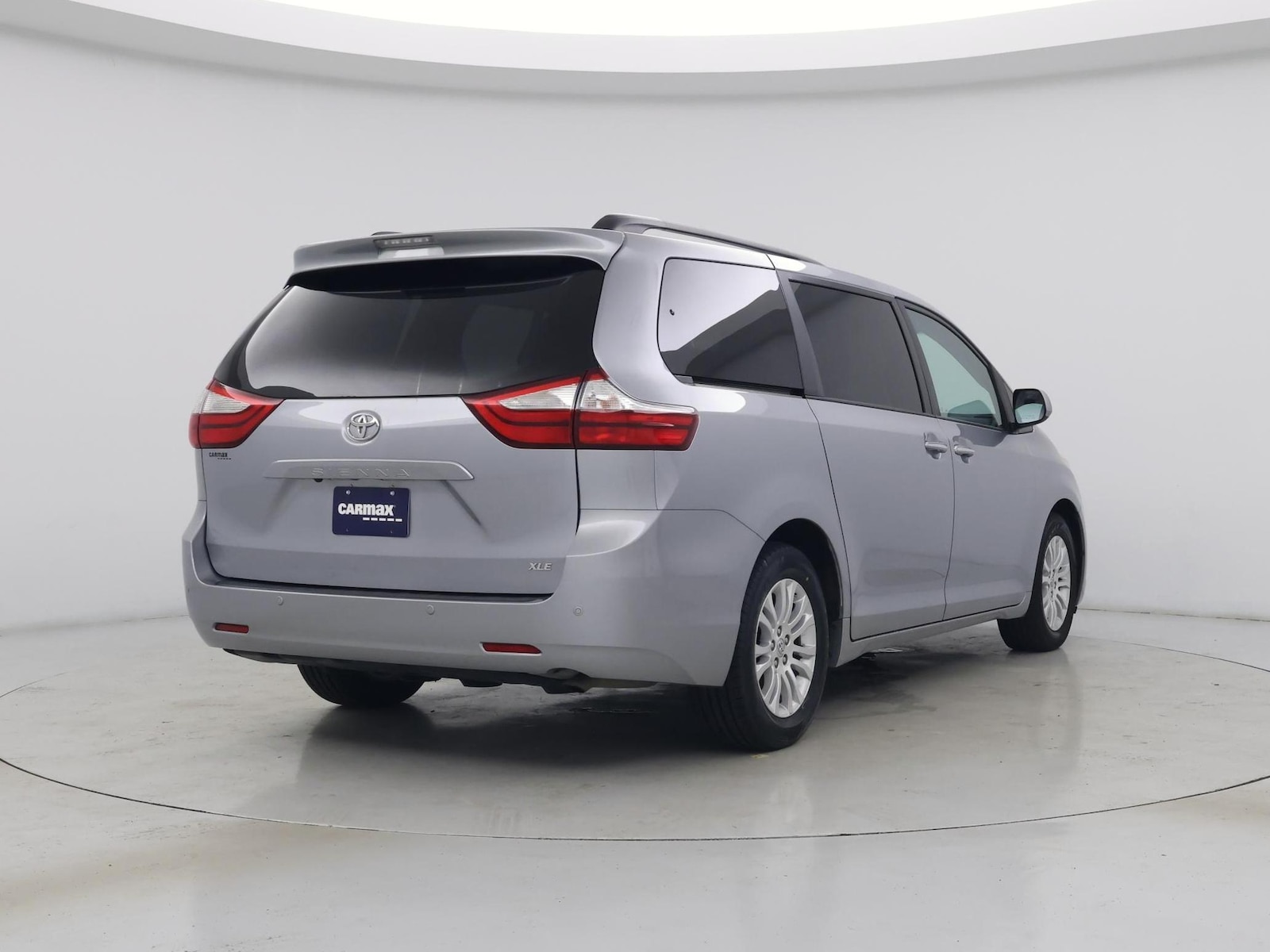 2017 Toyota Sienna XLE - Photo 9