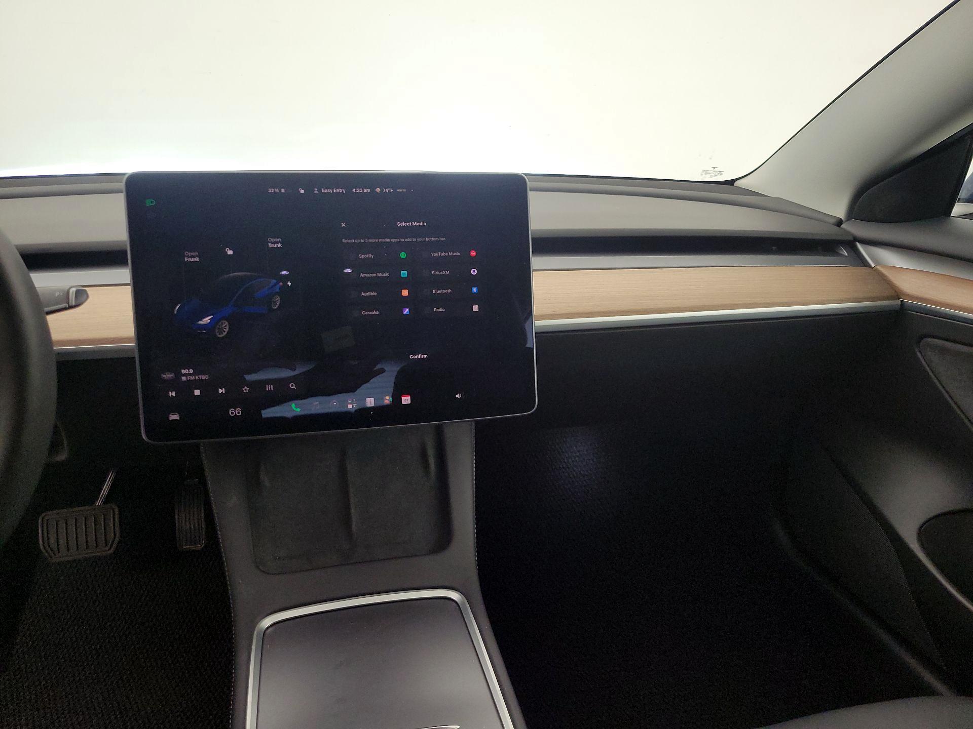 Thumbnail: 2022 Tesla Model 3 - 9