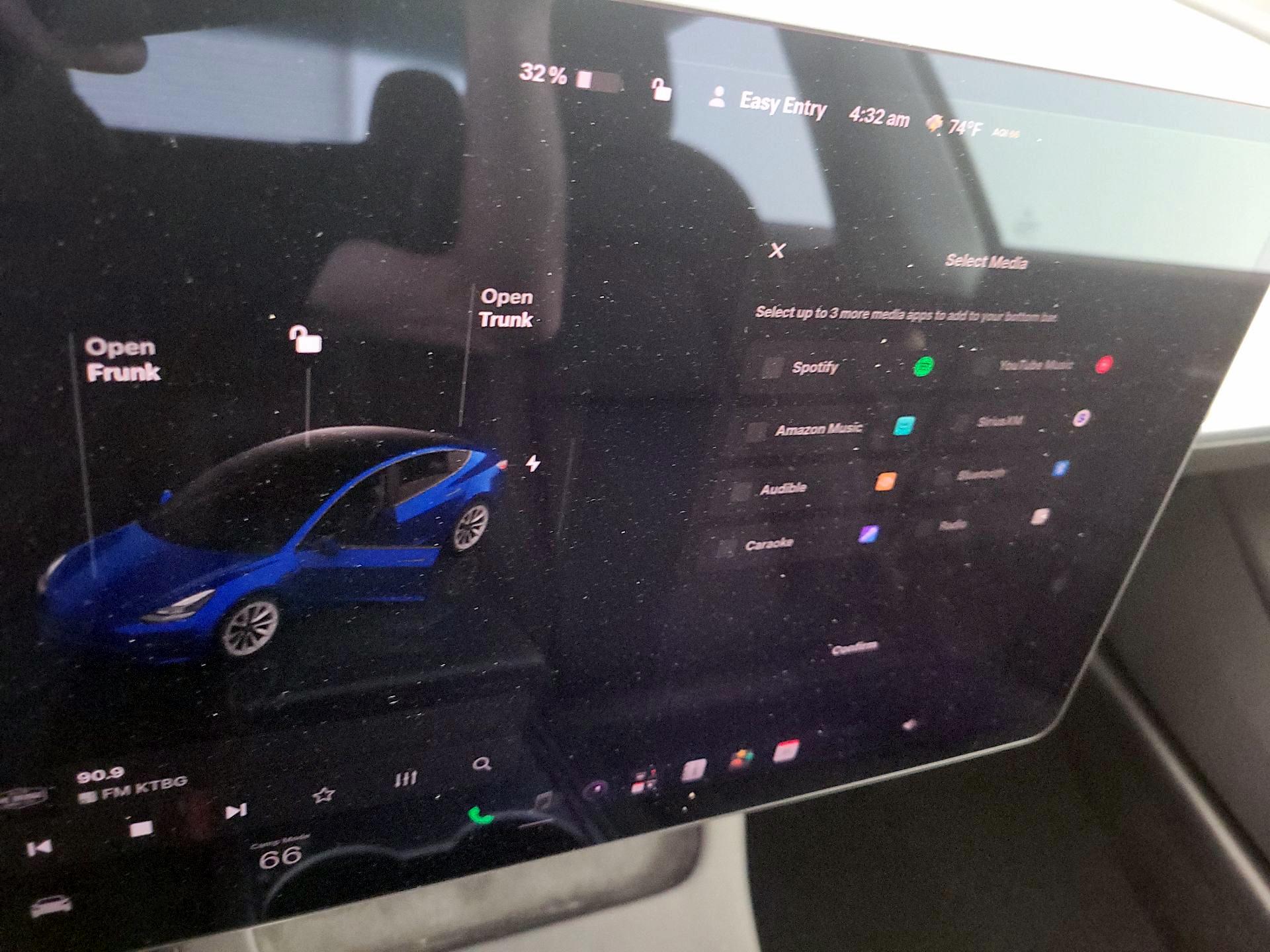 Thumbnail: 2022 Tesla Model 3 - 14