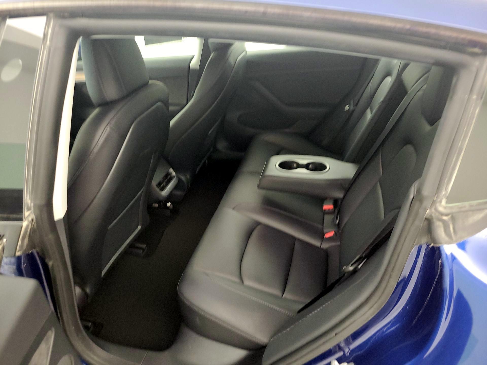 Thumbnail: 2022 Tesla Model 3 - 17