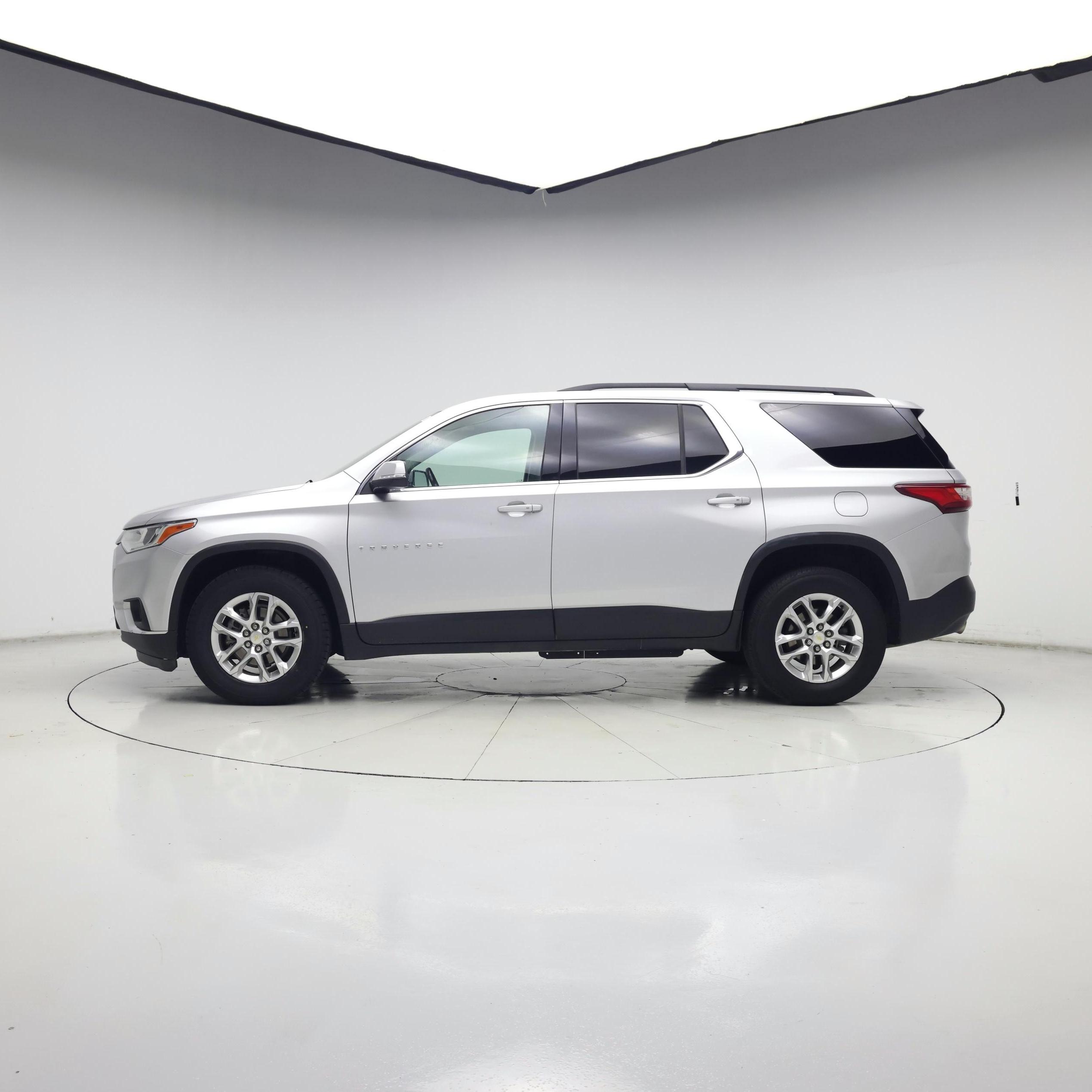 Thumbnail: 2021 Chevrolet Traverse - 3