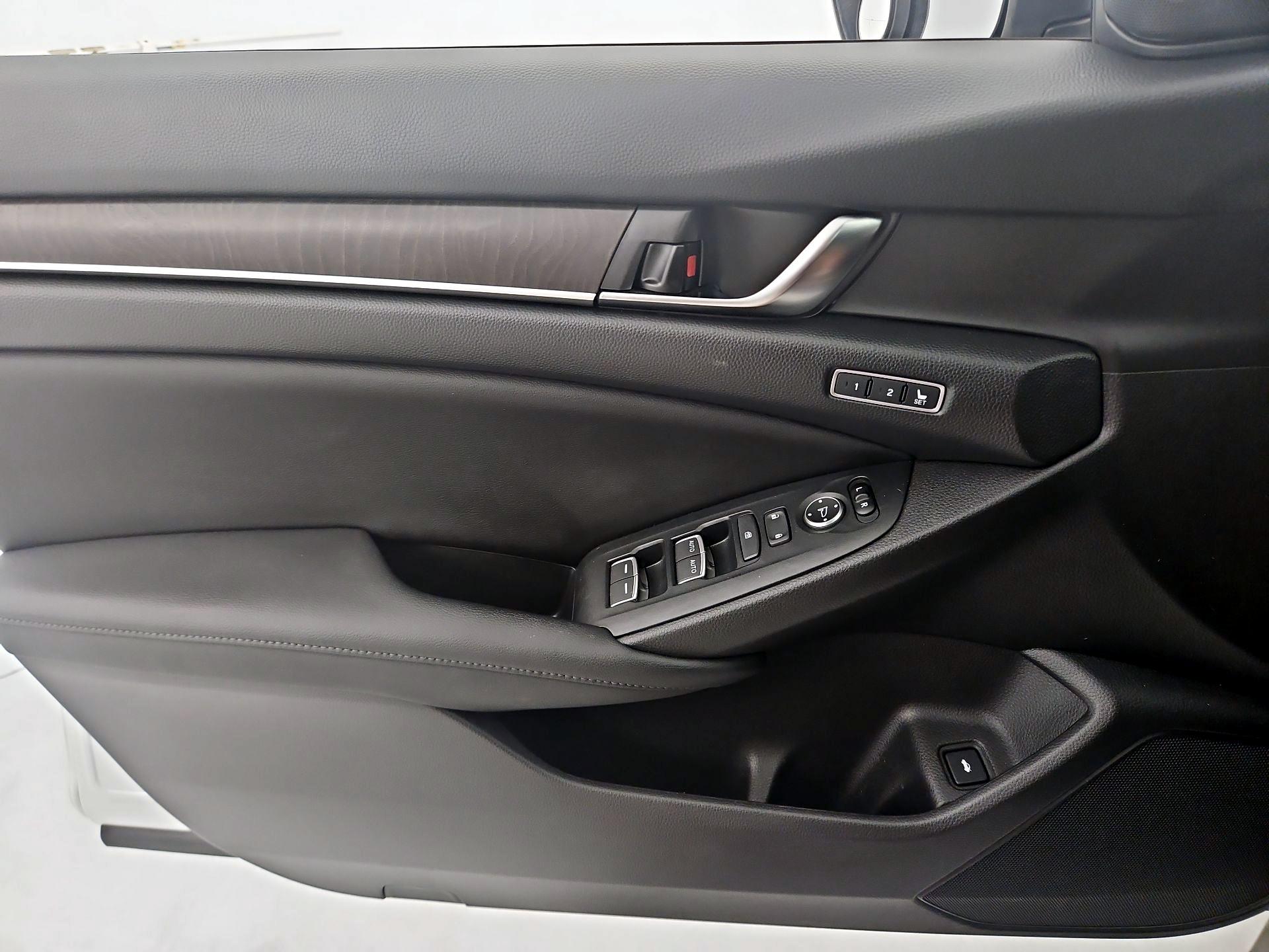 Thumbnail: 2018 Honda Accord - 12