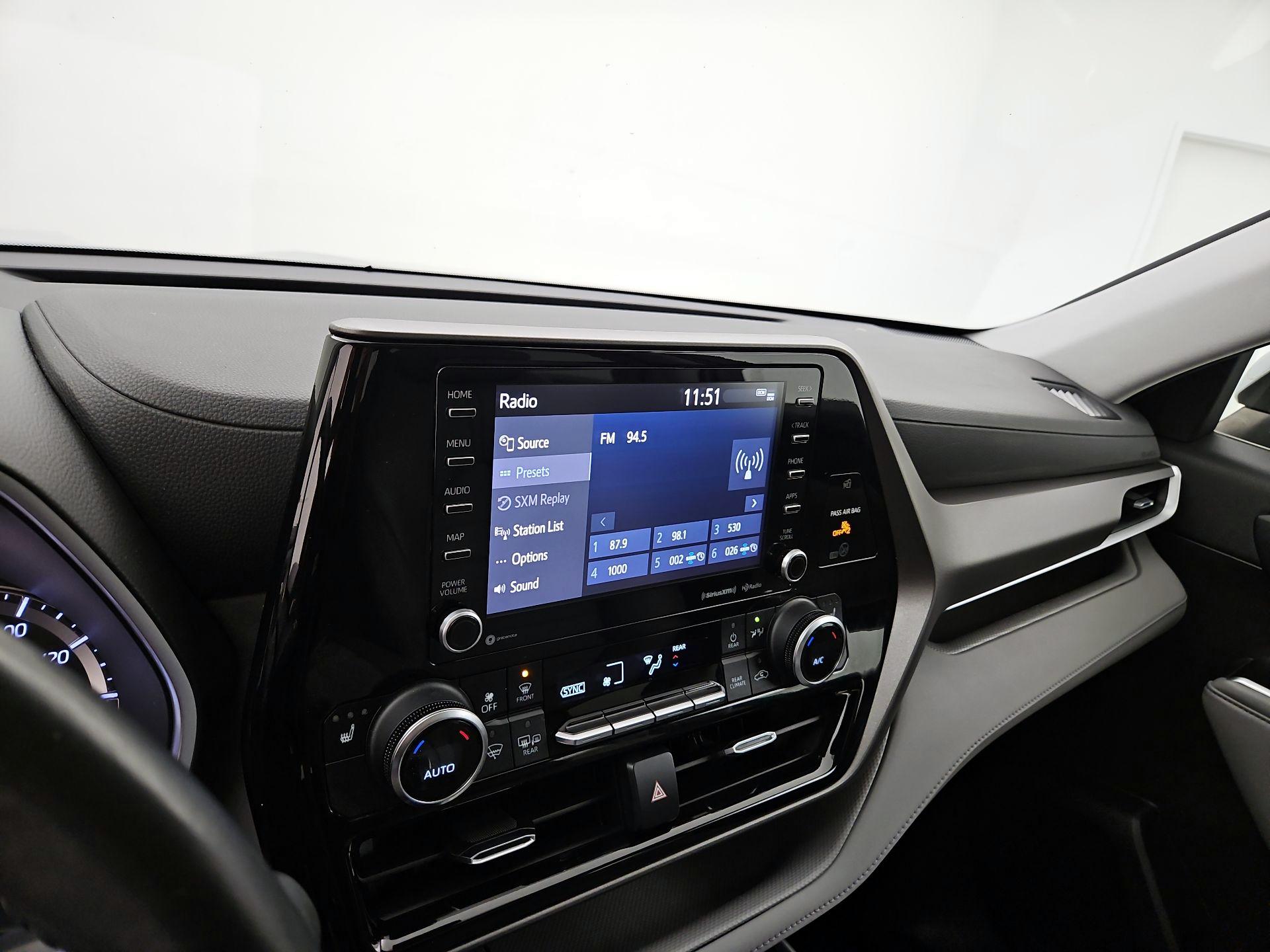 Thumbnail: 2022 Toyota Highlander - 15