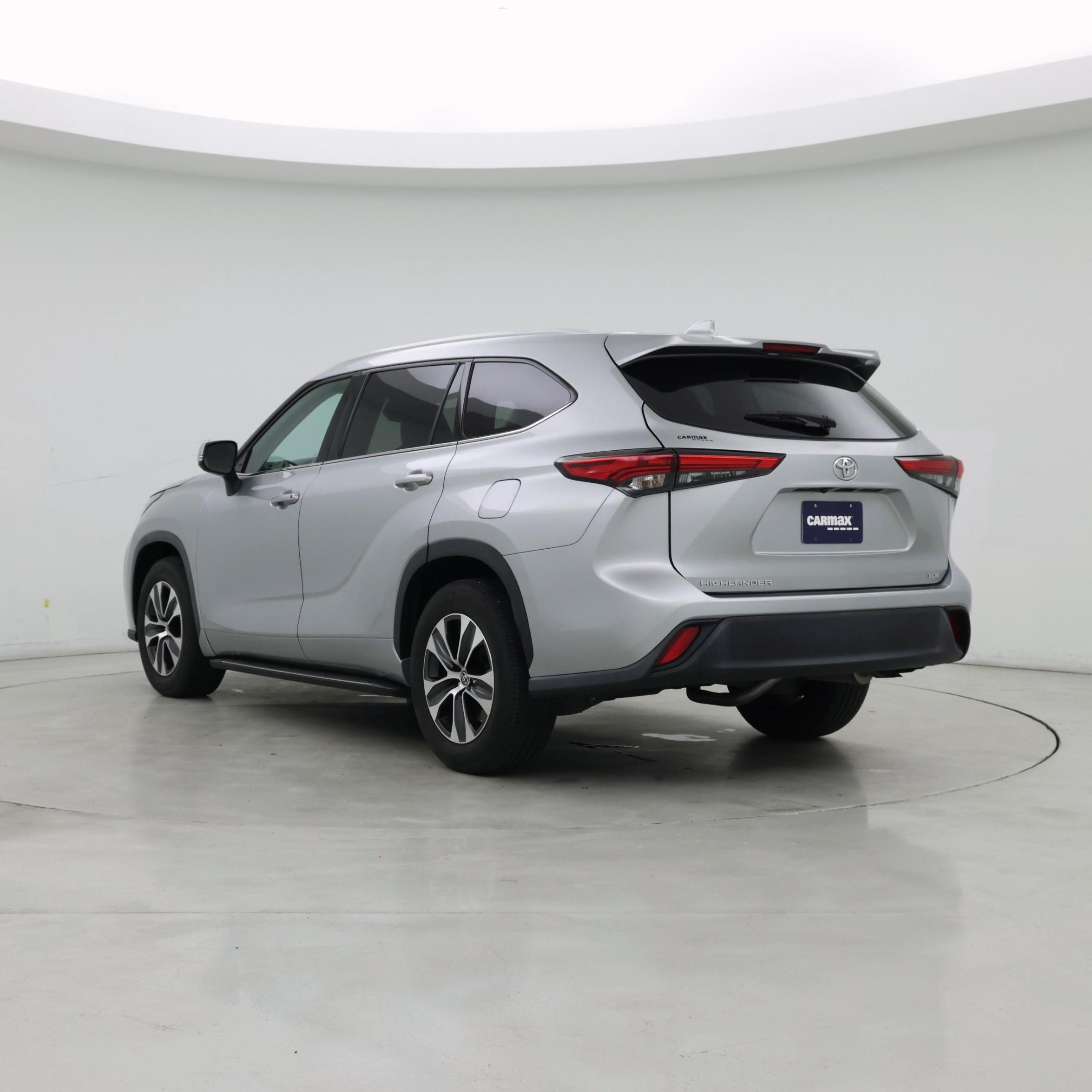 Thumbnail: 2022 Toyota Highlander - 2
