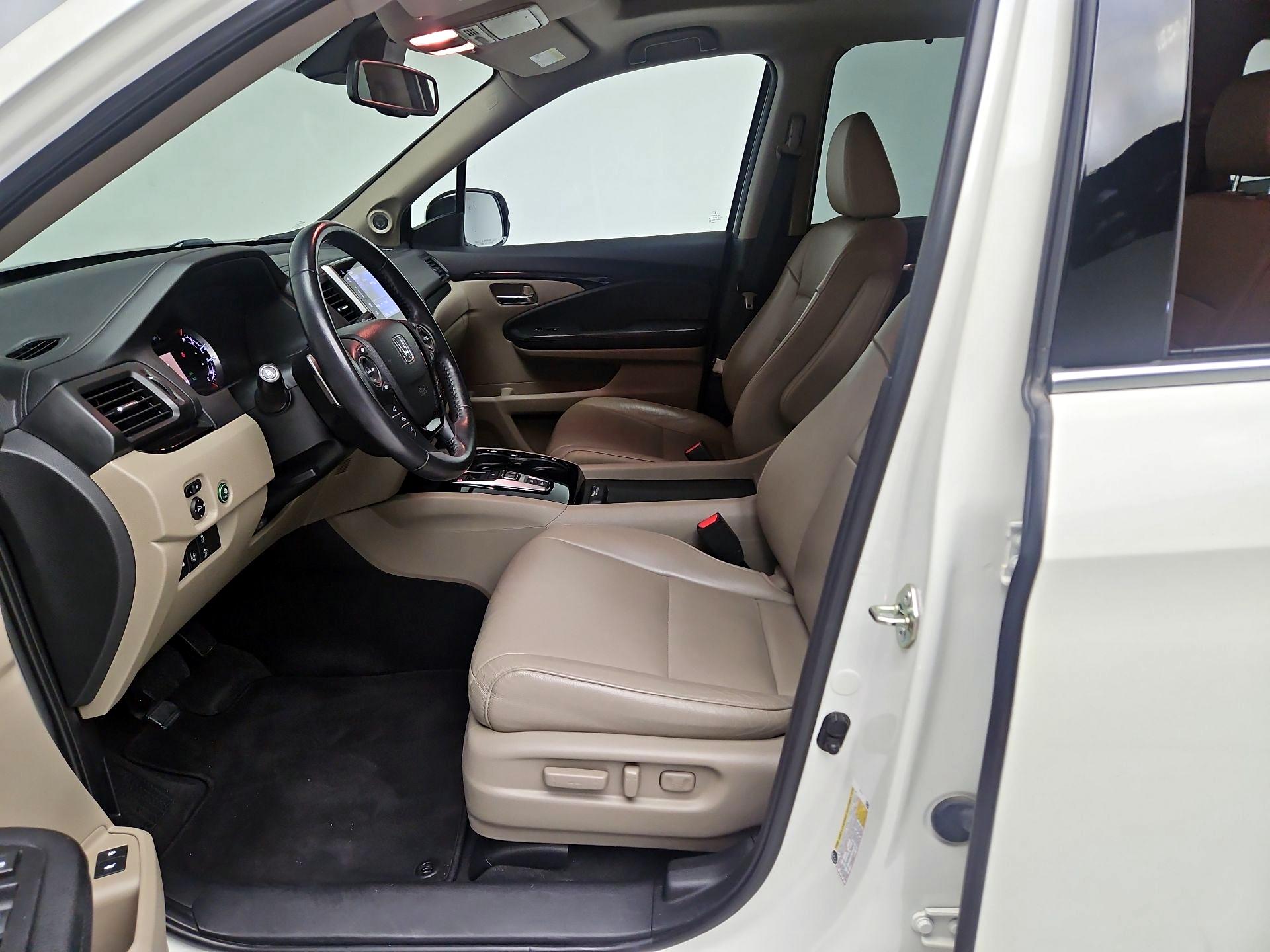 Thumbnail: 2018 Honda Pilot - 11