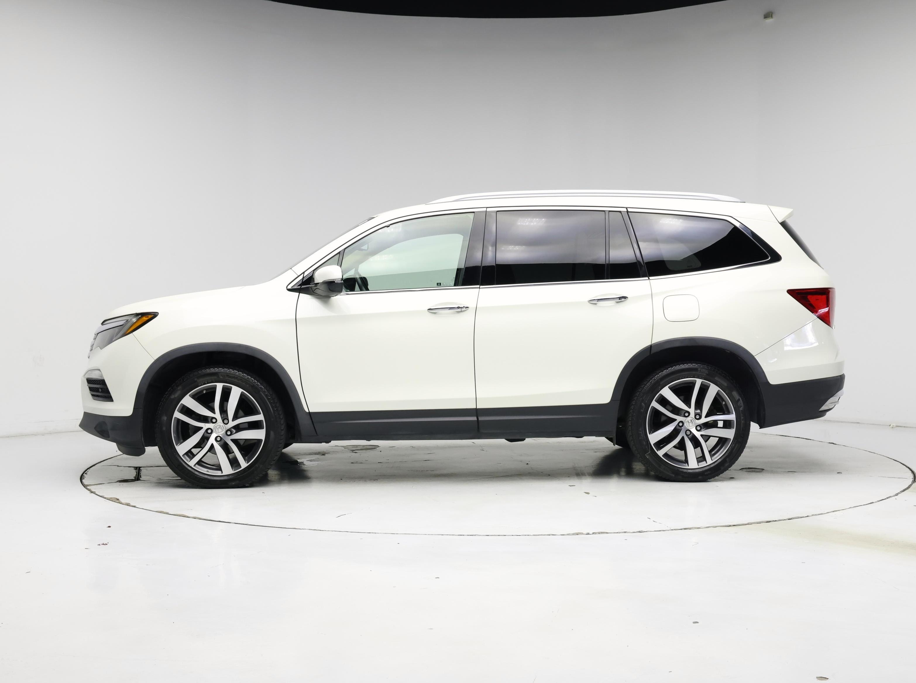 Thumbnail: 2018 Honda Pilot - 3