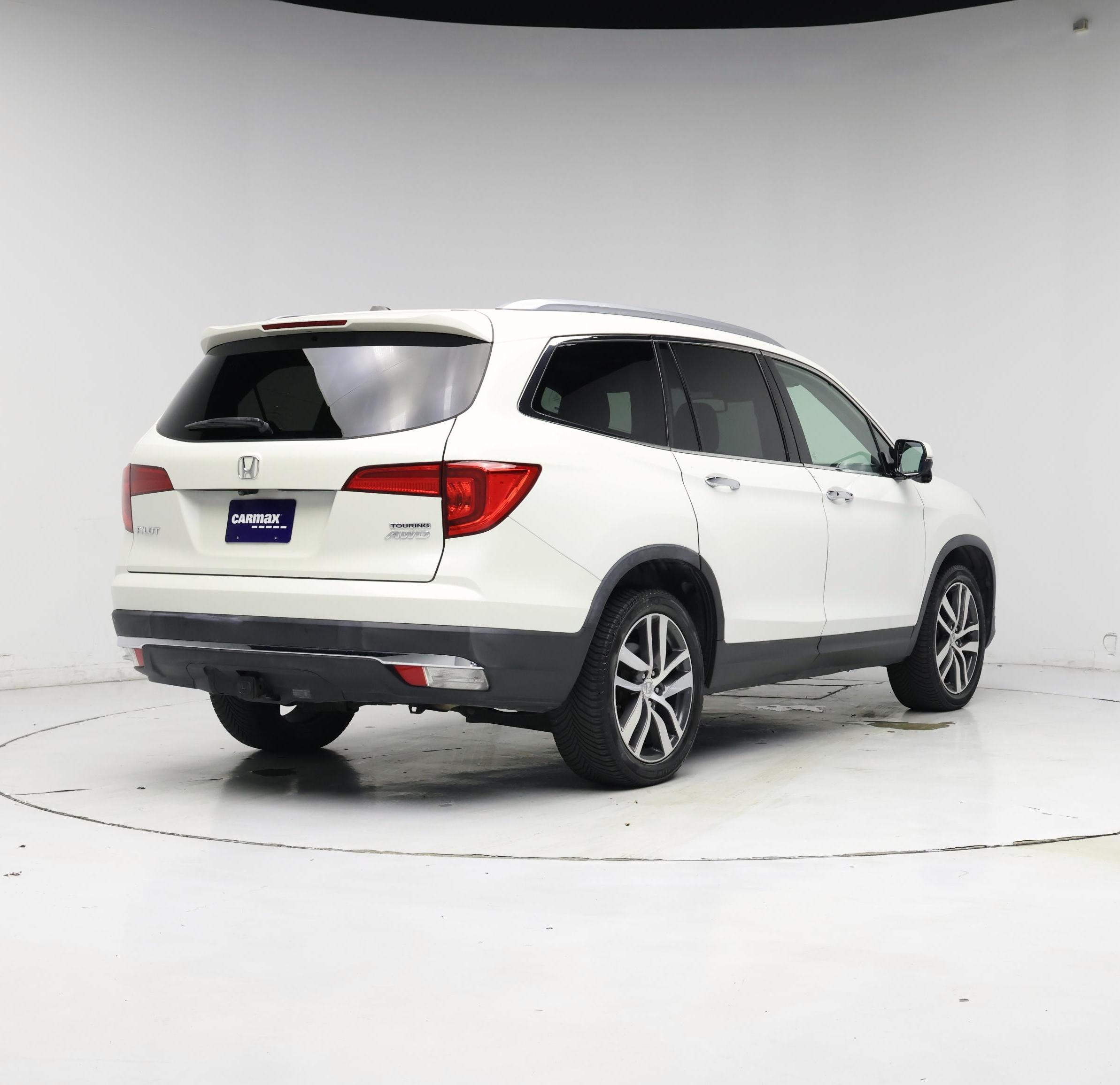 Thumbnail: 2018 Honda Pilot - 8