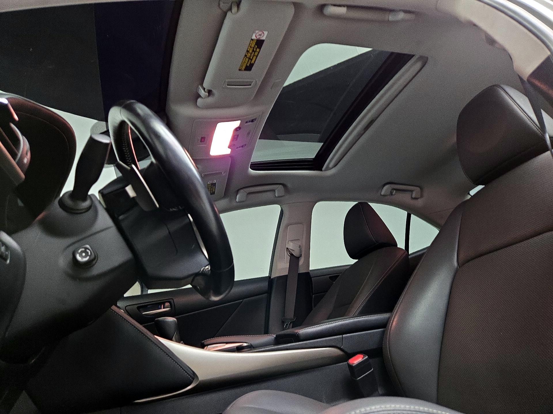 Thumbnail: 2019 Lexus IS - 20