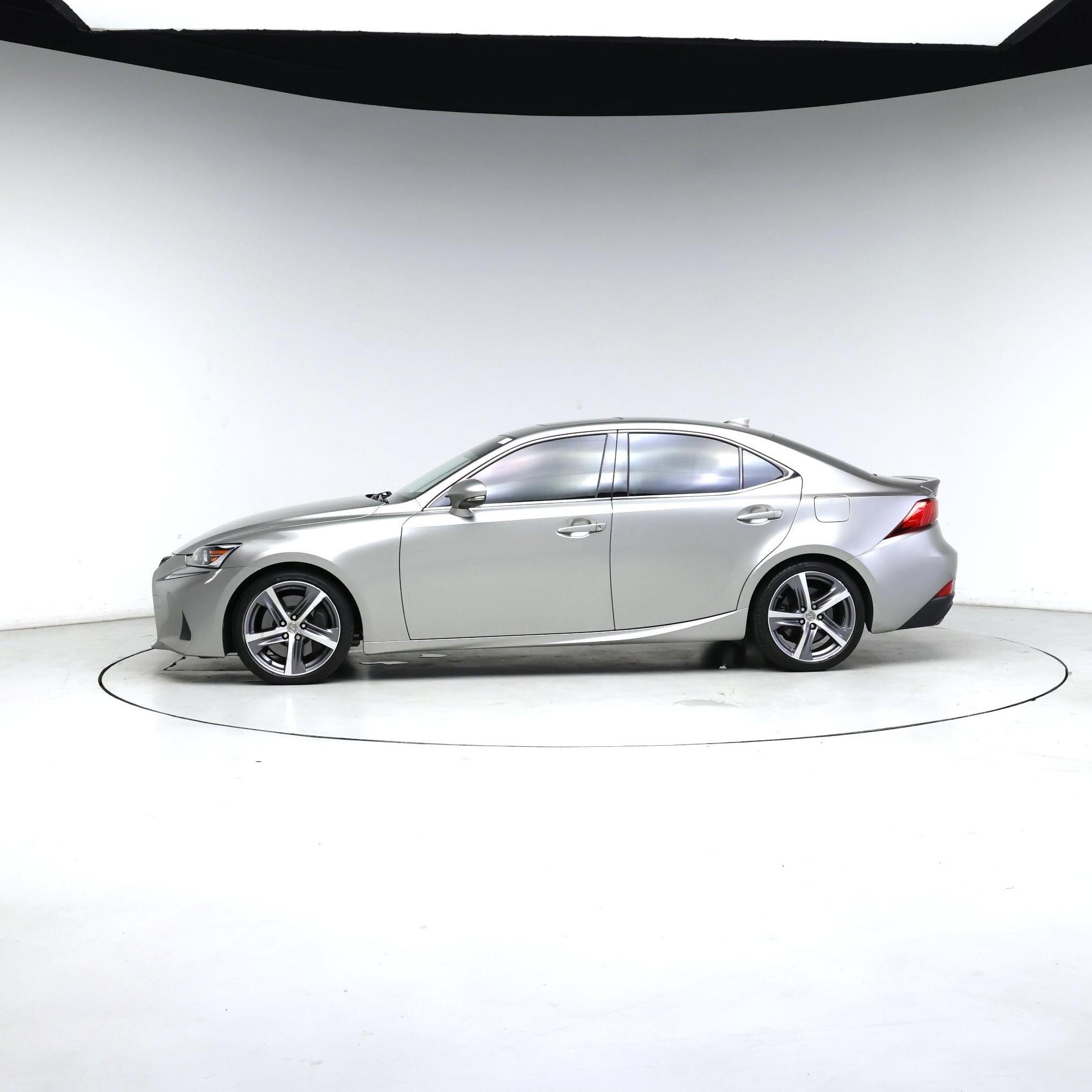 Thumbnail: 2019 Lexus IS - 3