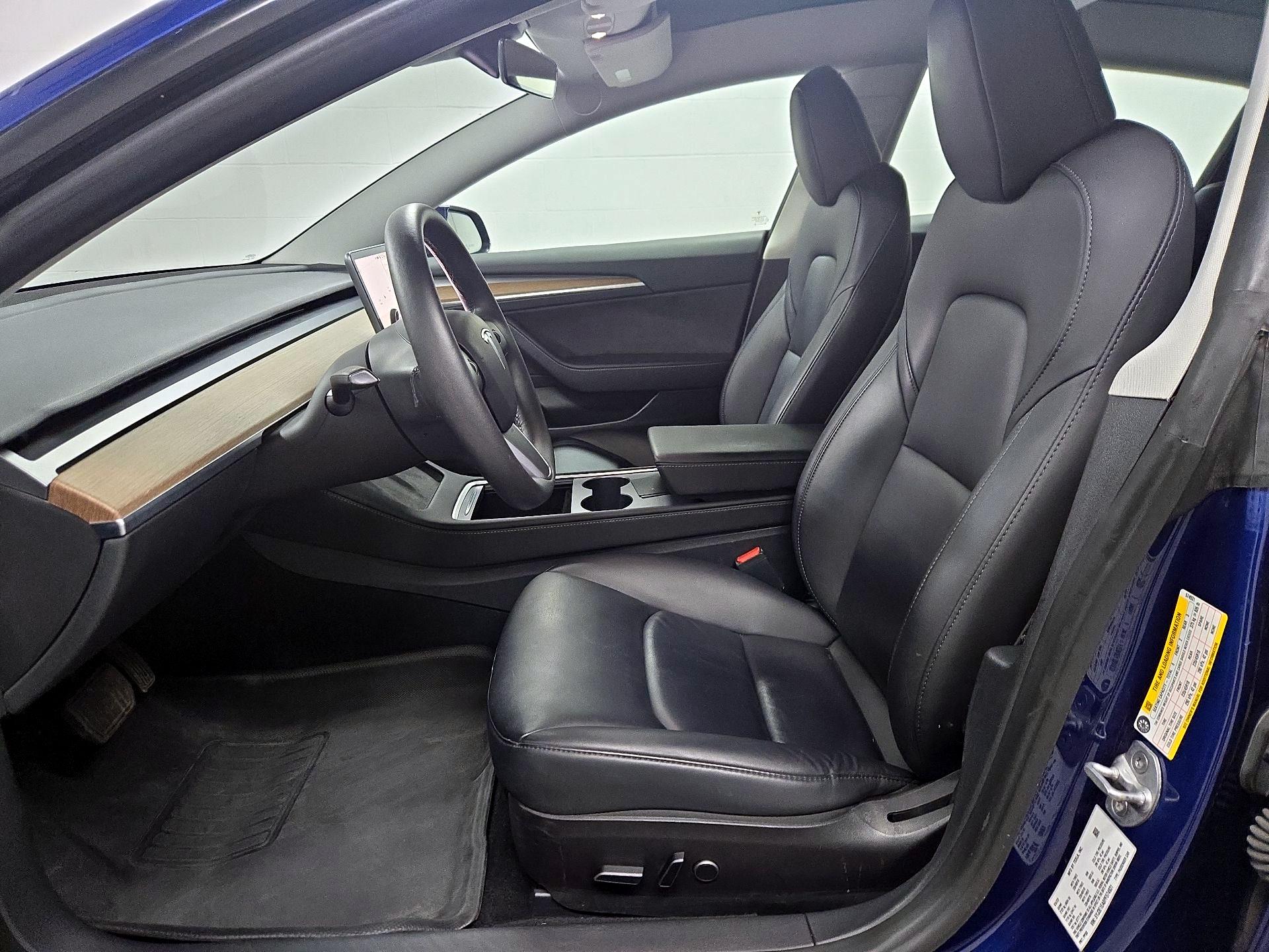 Thumbnail: 2023 Tesla Model 3 - 11