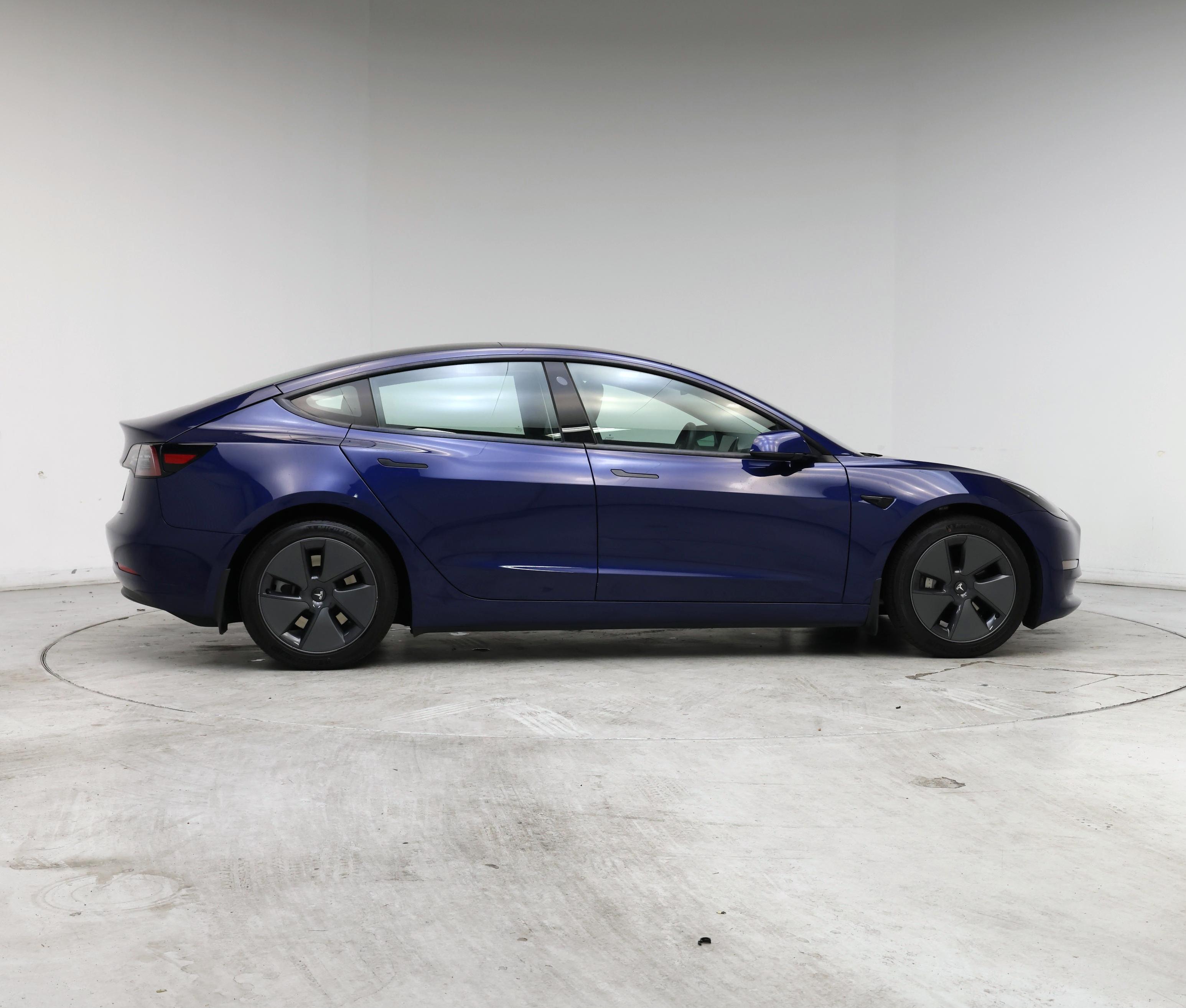 Thumbnail: 2023 Tesla Model 3 - 7