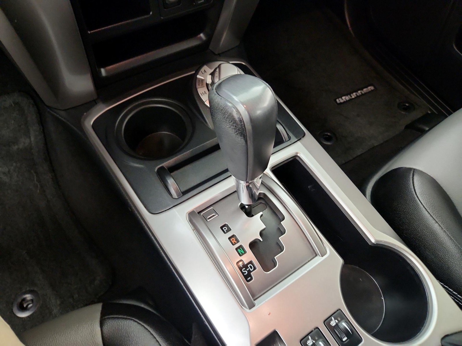 2018 Toyota 4Runner SR5 Premium - Photo 18