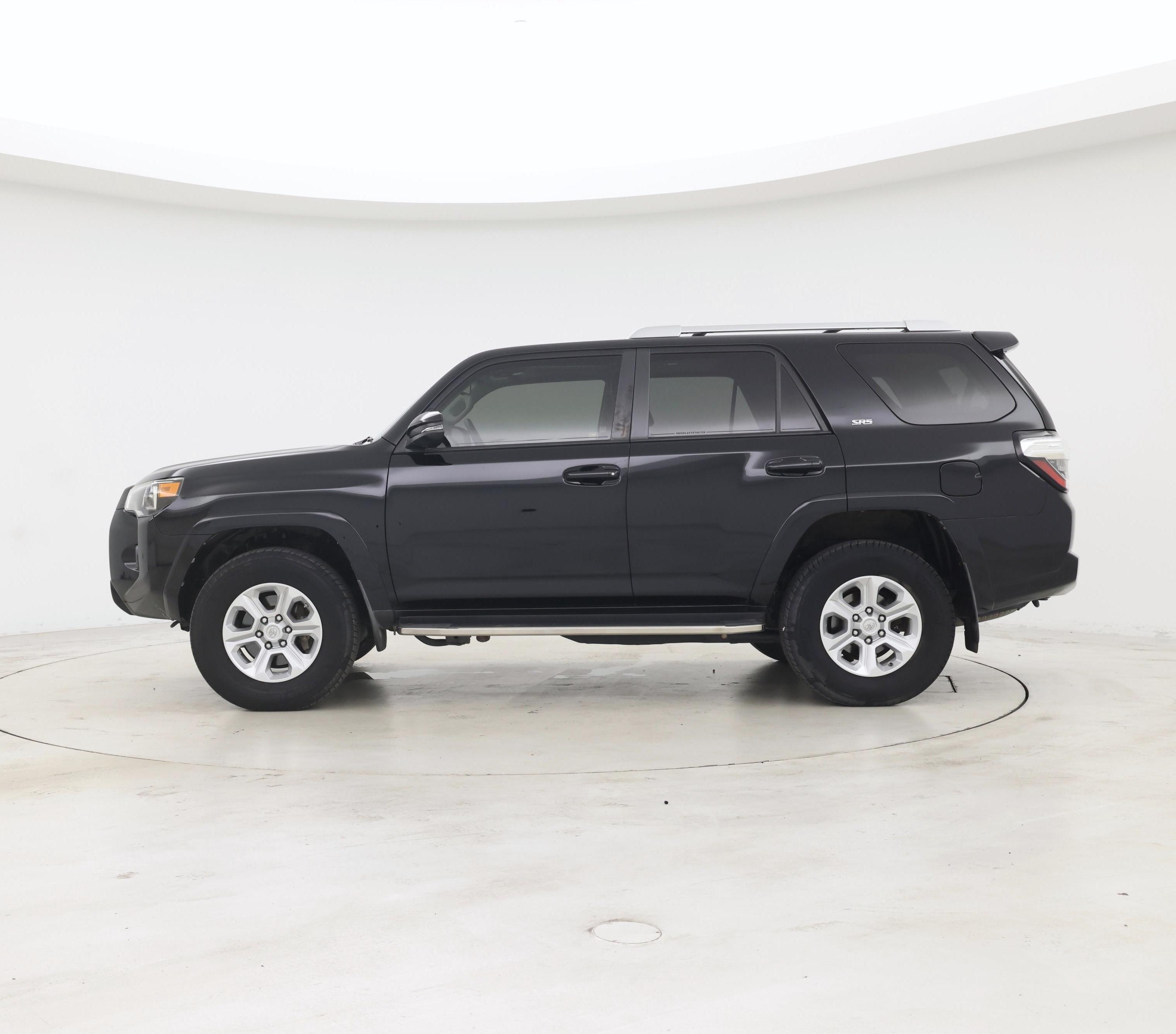 Thumbnail: 2018 Toyota 4Runner - 3