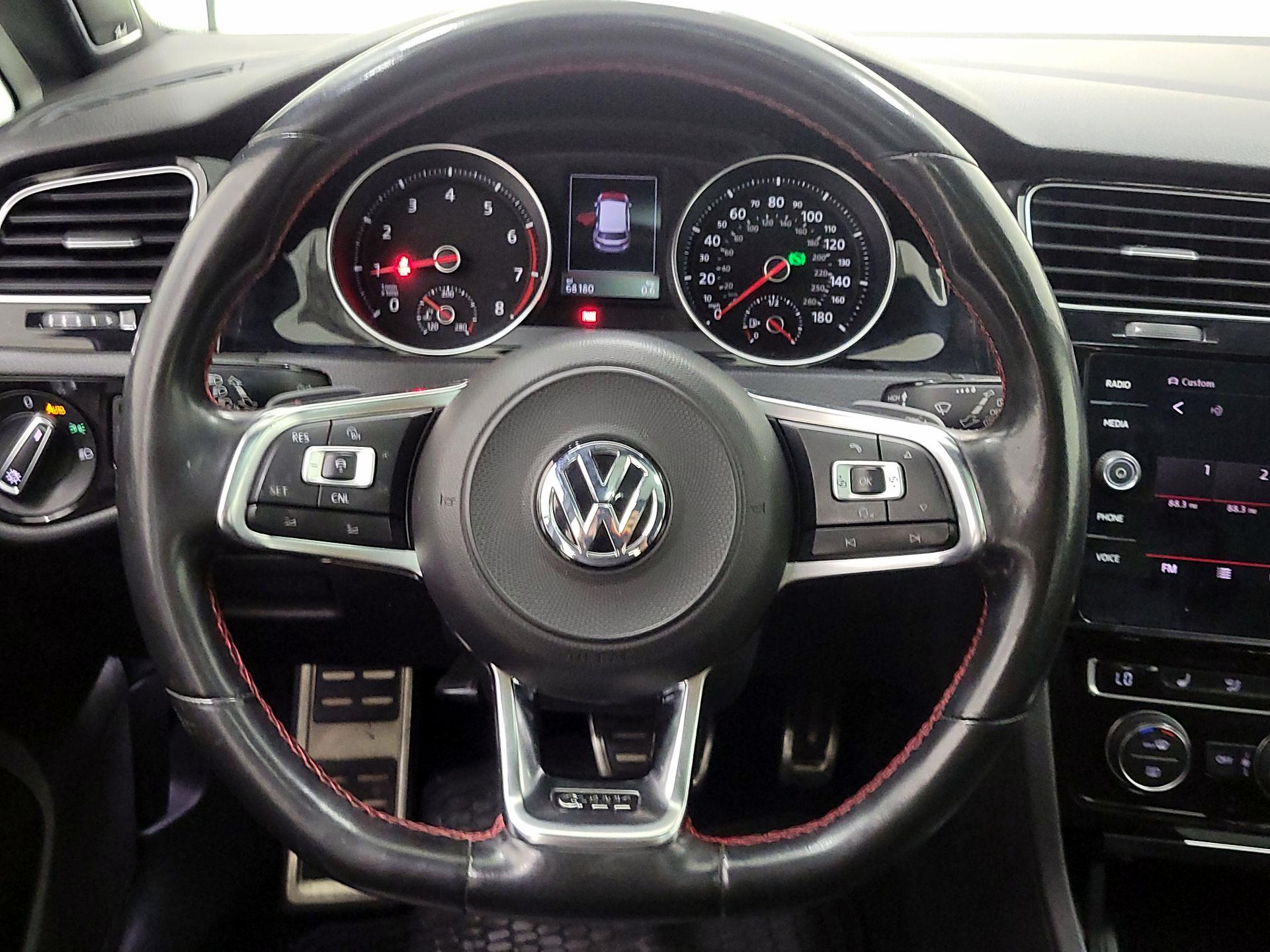 Thumbnail: 2018 Volkswagen Golf - 10
