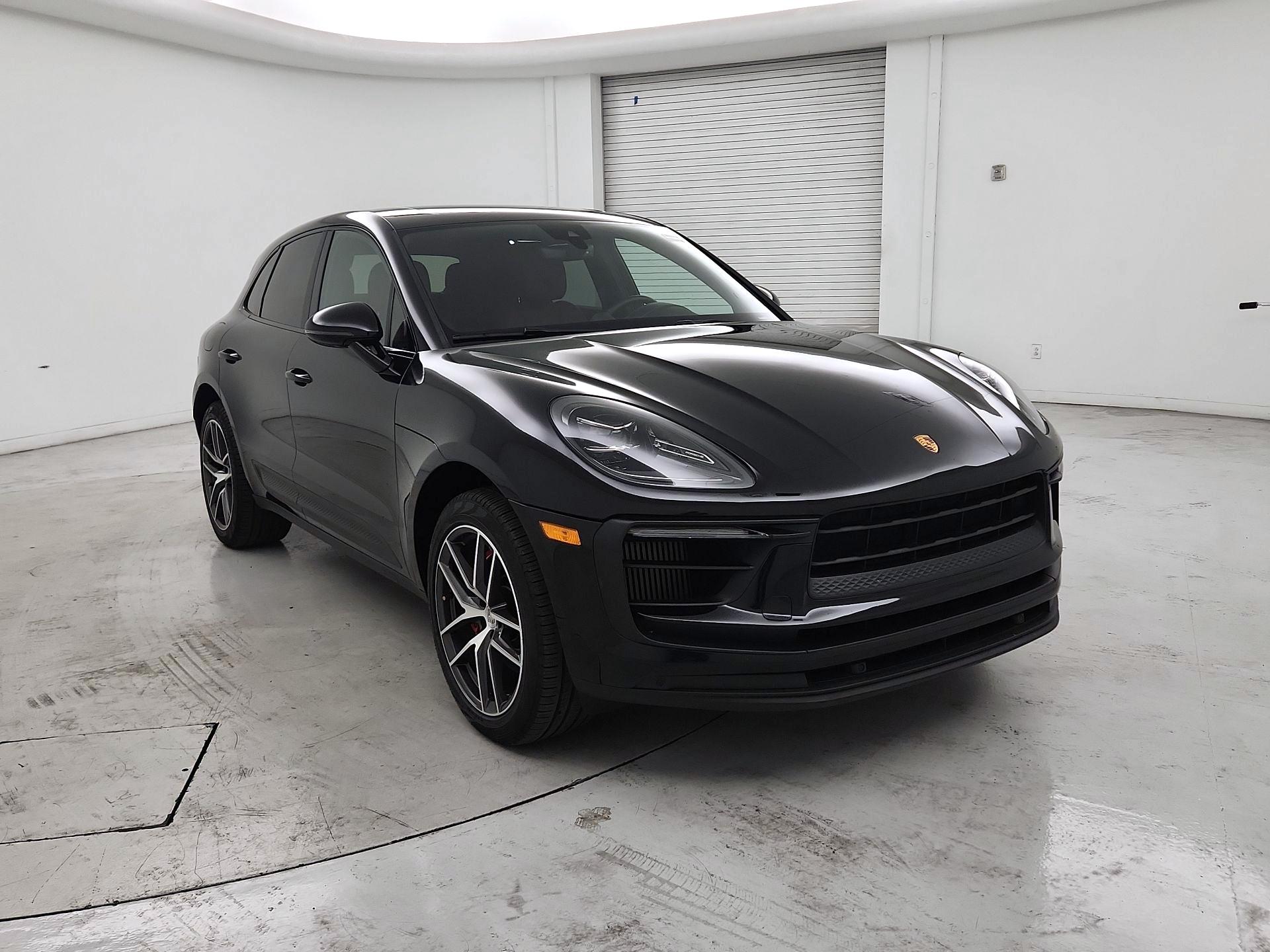 Thumbnail: 2022 Porsche Macan - 1