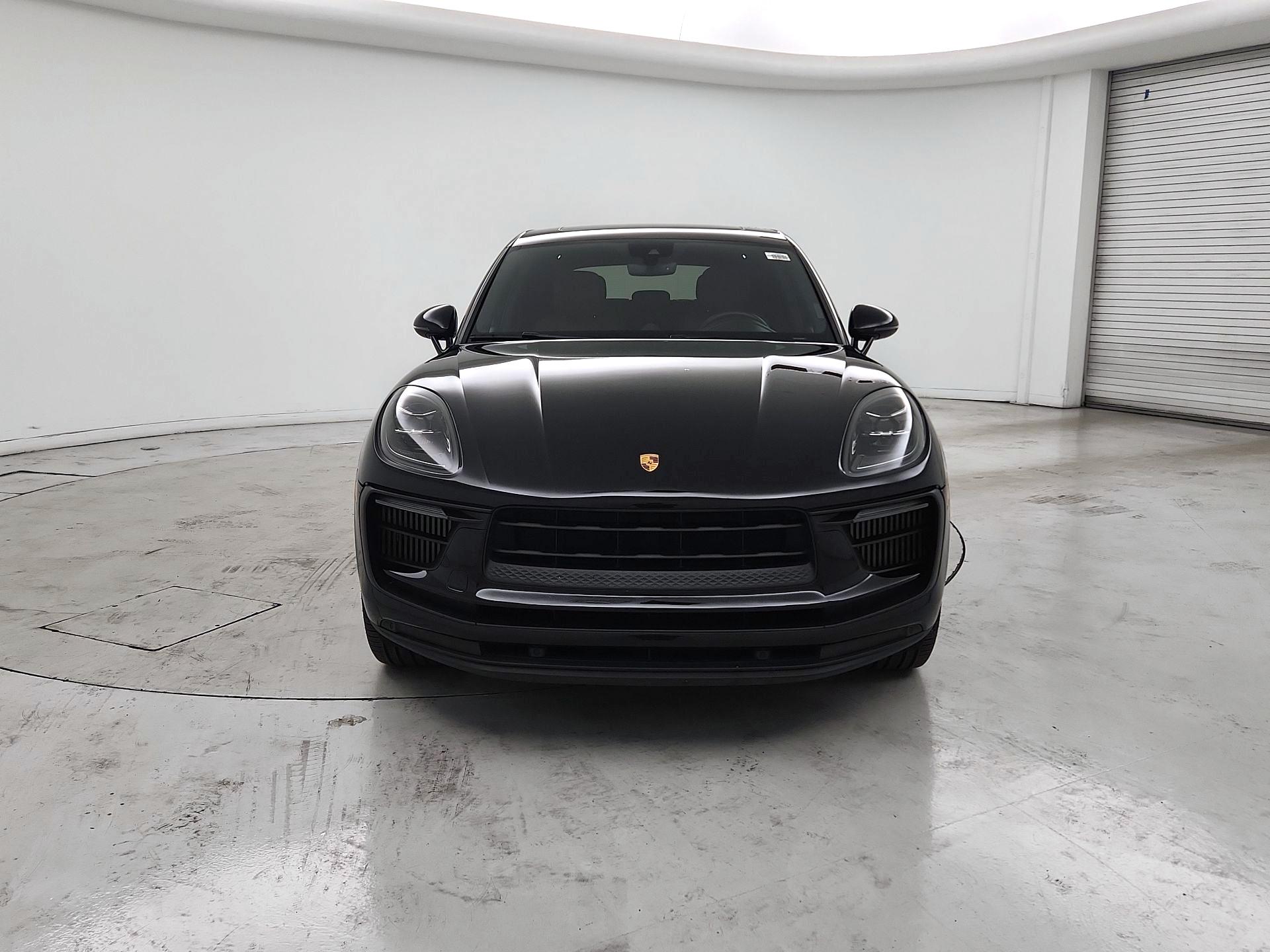 Thumbnail: 2022 Porsche Macan - 2