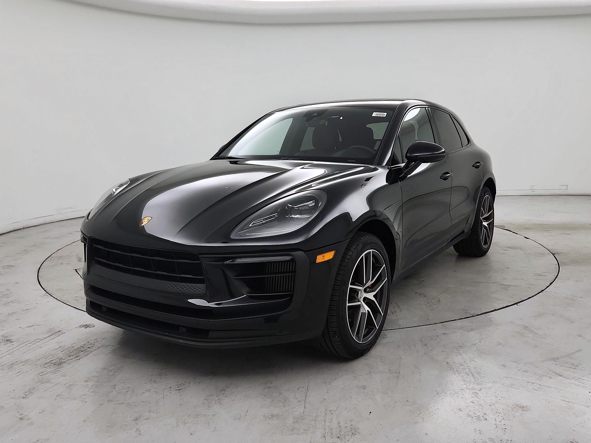 Thumbnail: 2022 Porsche Macan - 3