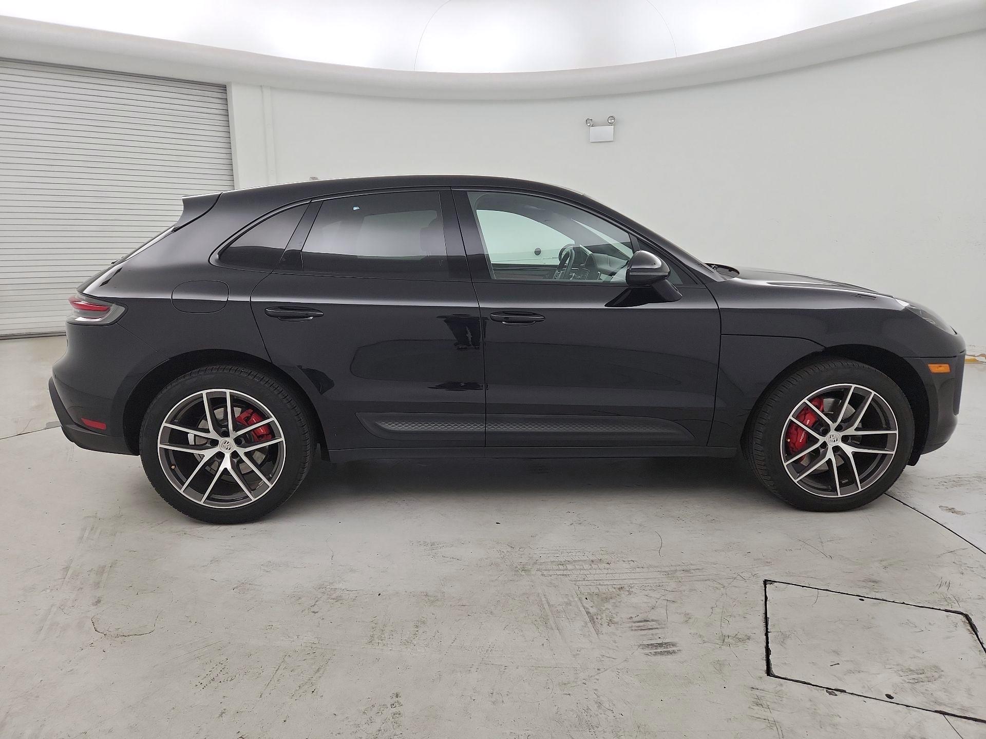 Thumbnail: 2022 Porsche Macan - 4
