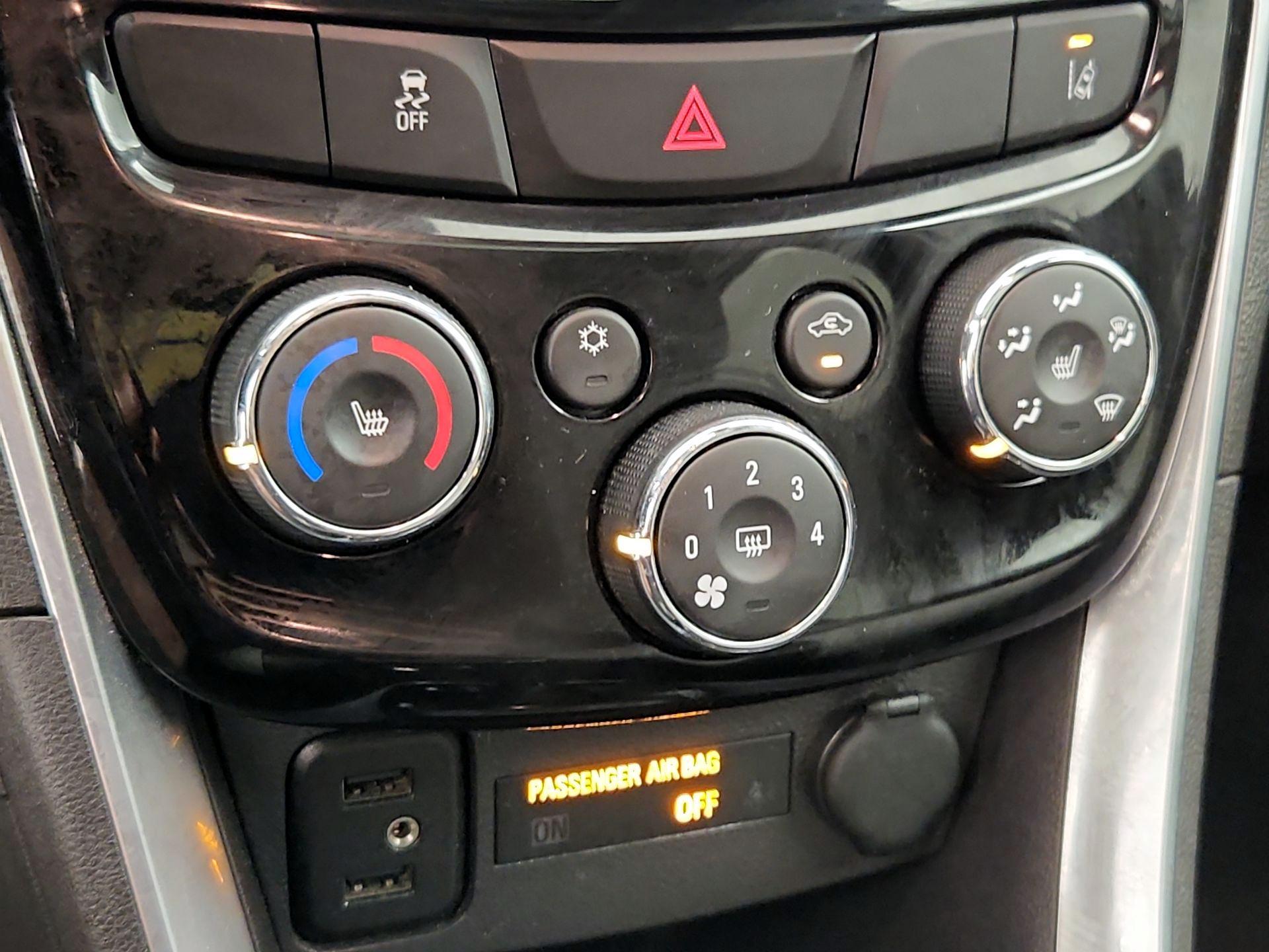 Thumbnail: 2018 Chevrolet Trax - 16