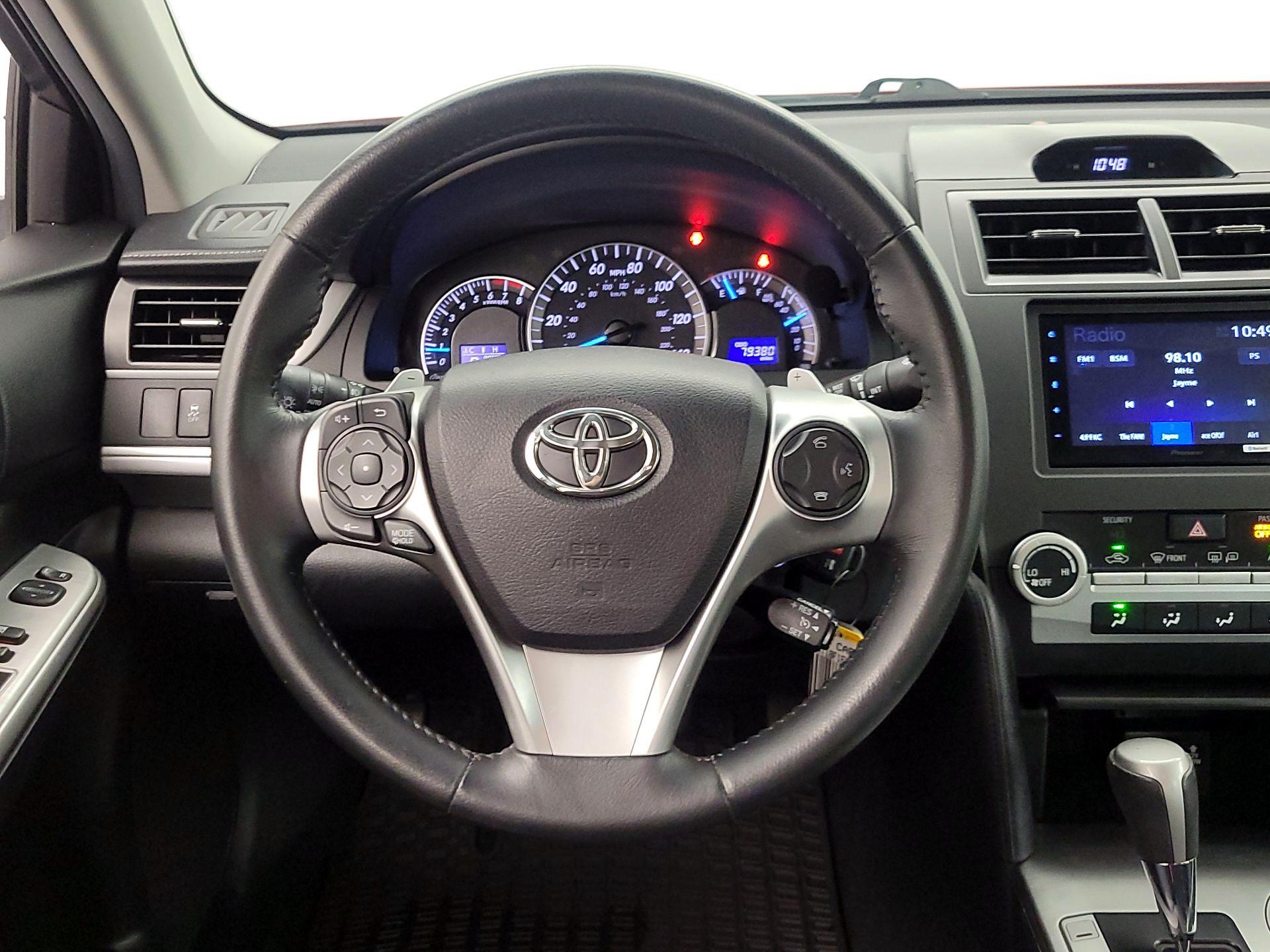 Thumbnail: 2014 Toyota Camry - 10