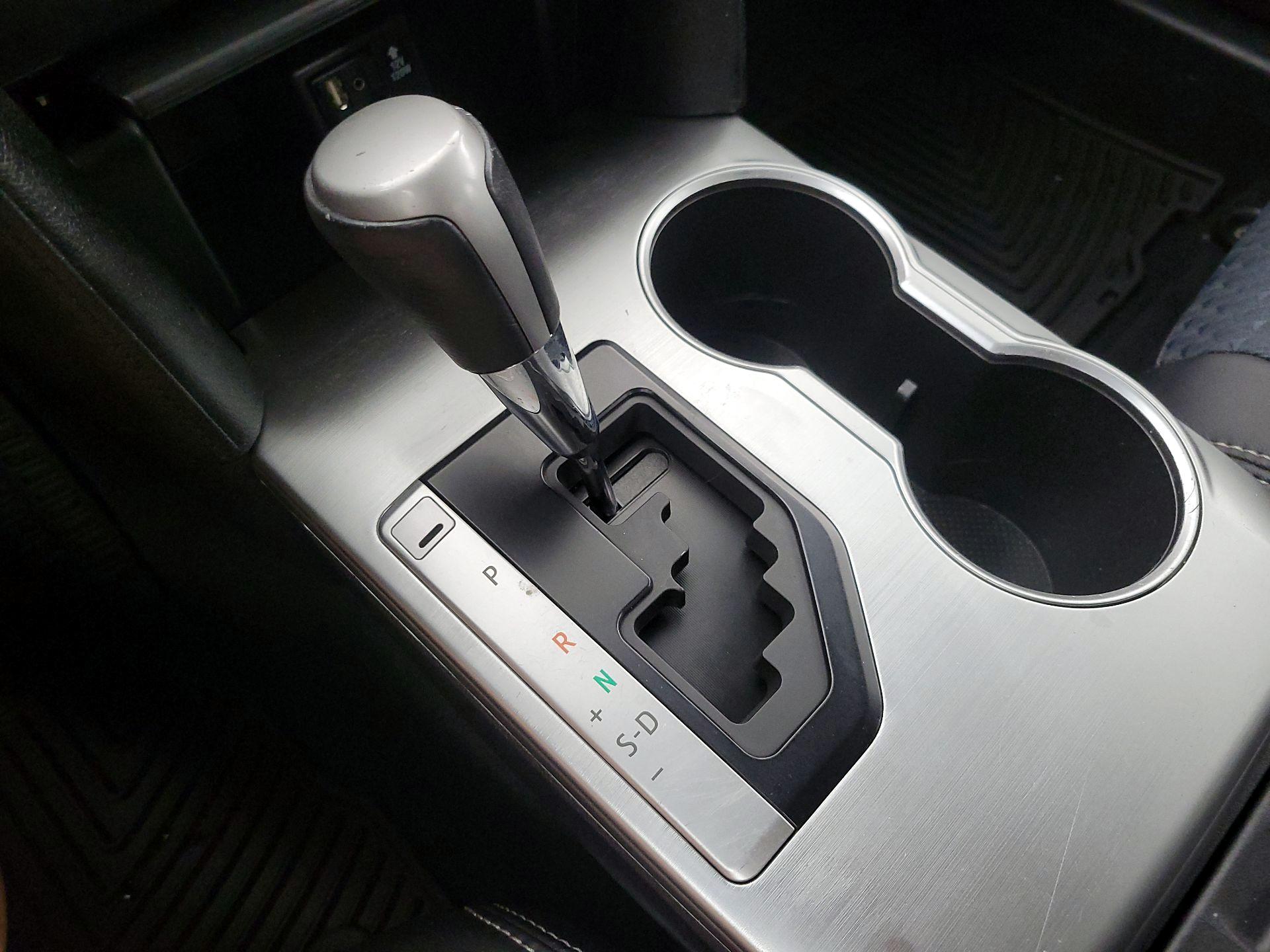 Thumbnail: 2014 Toyota Camry - 16