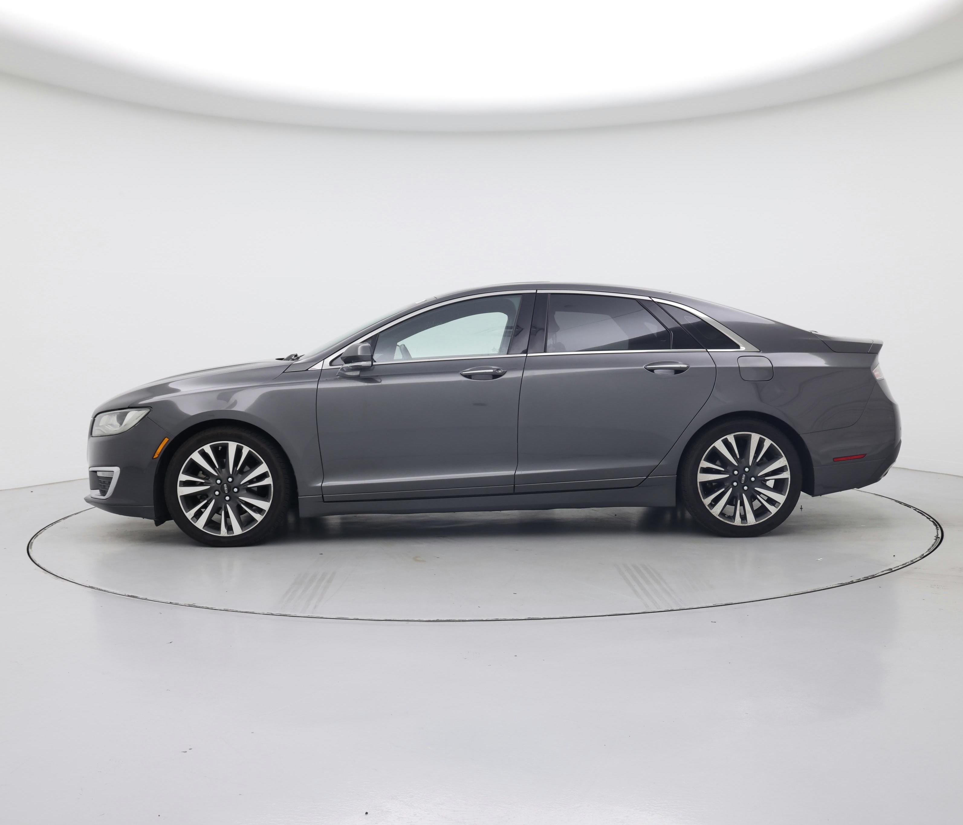 Thumbnail: 2017 Lincoln MKZ - 3