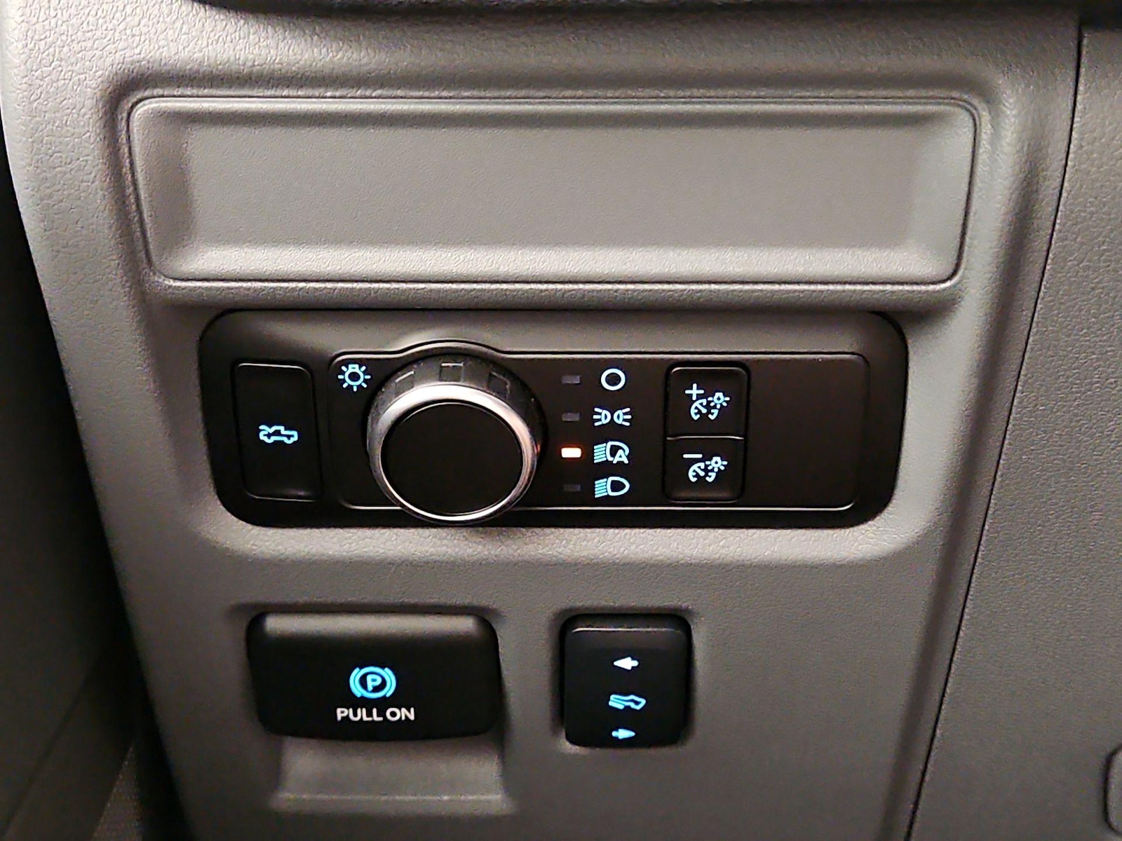 2025 Ford F-150 Lightning Flash - Photo 14