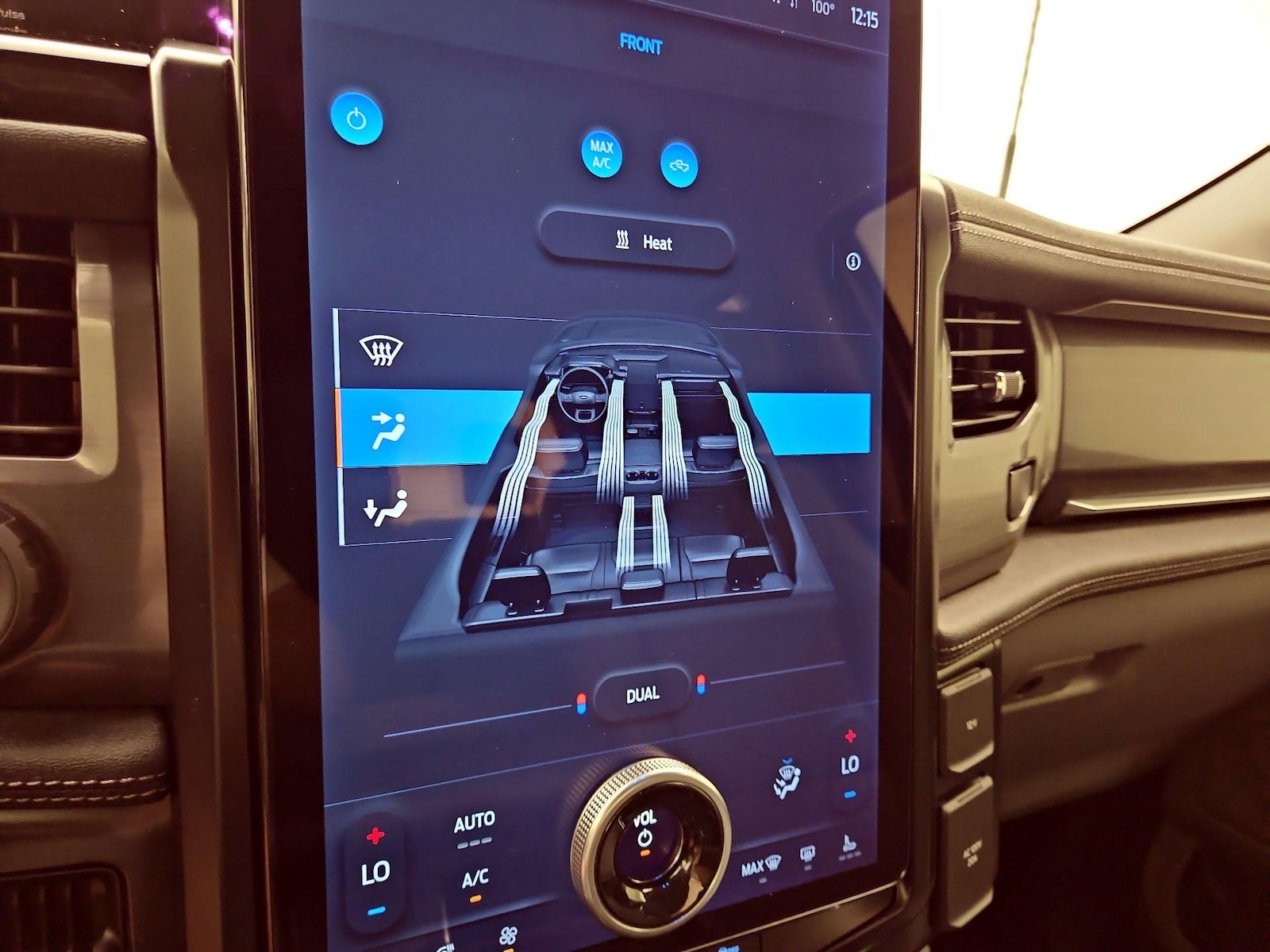 2025 Ford F-150 Lightning Flash - Photo 18