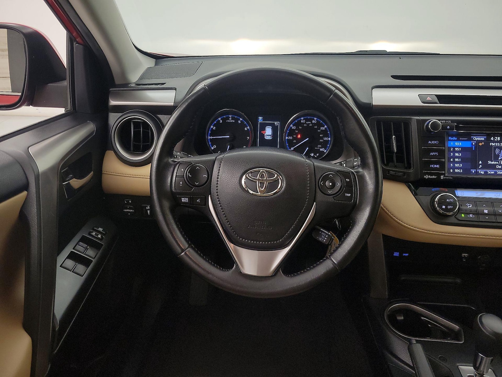 2016 Toyota RAV4 XLE - Photo 11