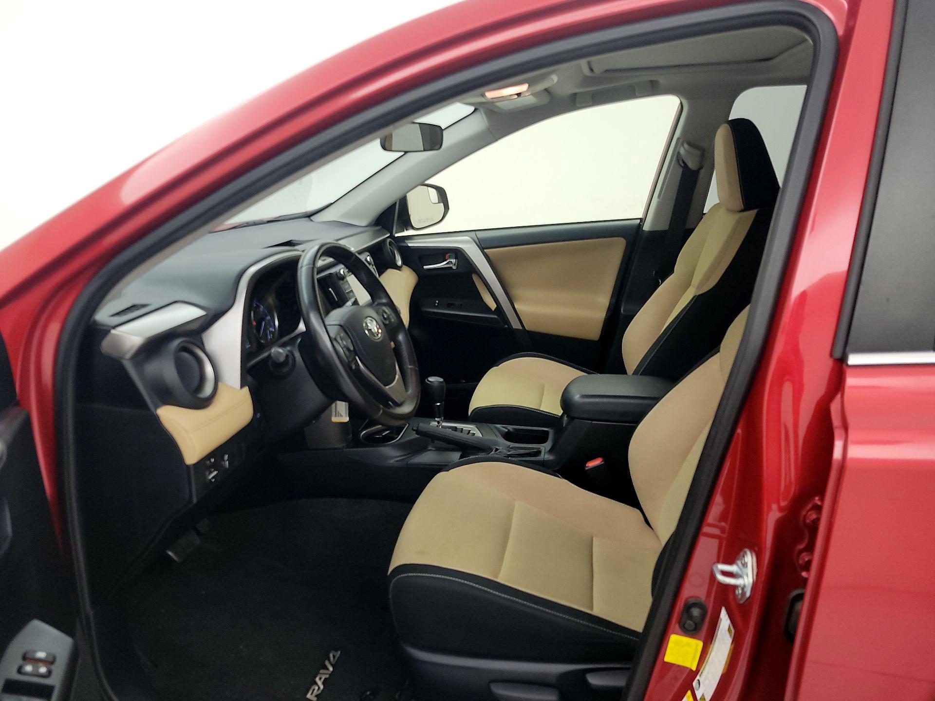 Thumbnail: 2016 Toyota RAV4 - 11