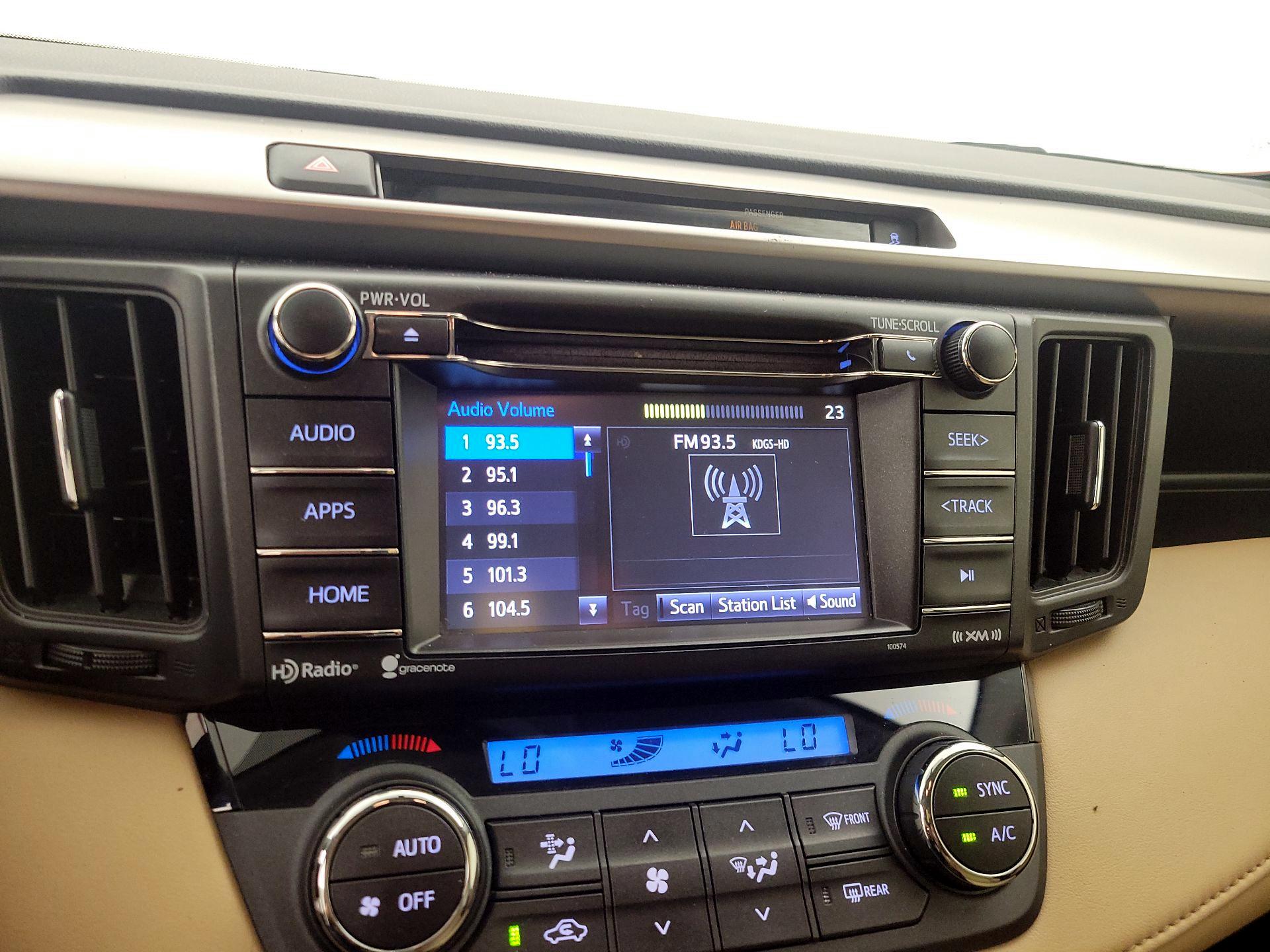 Thumbnail: 2016 Toyota RAV4 - 15
