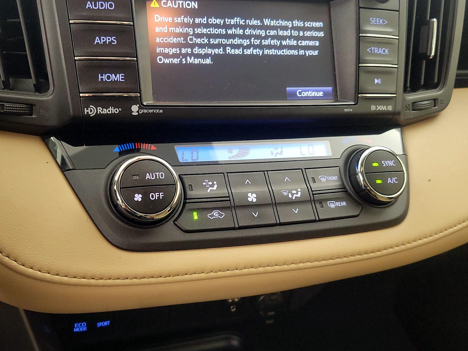 2016 Toyota RAV4 XLE - Photo 17
