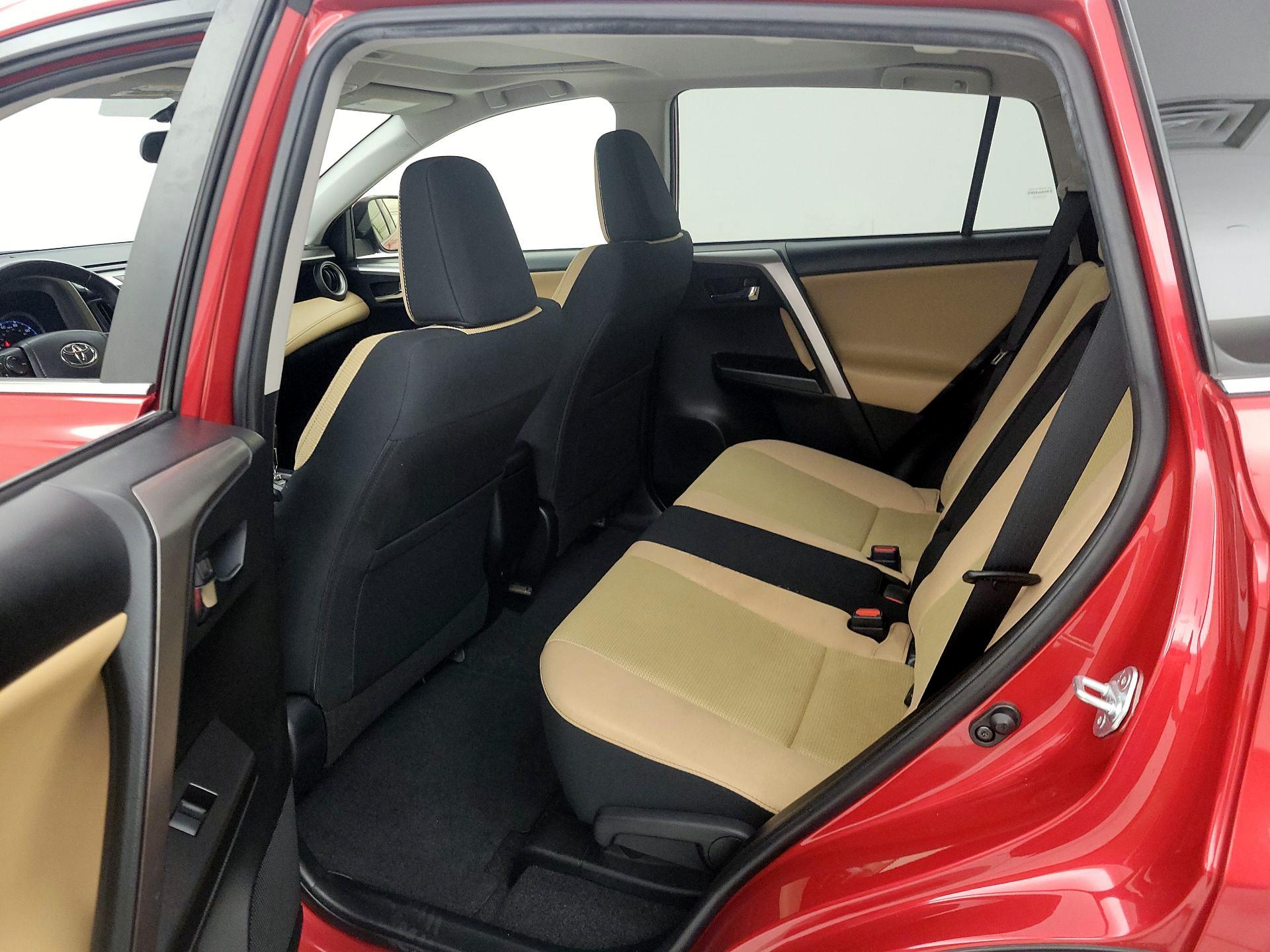 Thumbnail: 2016 Toyota RAV4 - 20