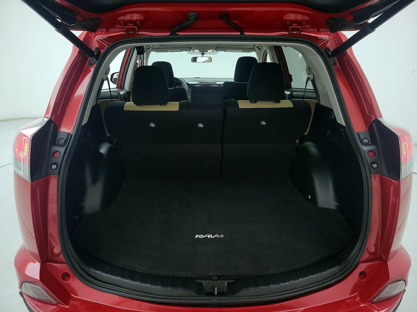2016 Toyota RAV4 XLE - Photo 22