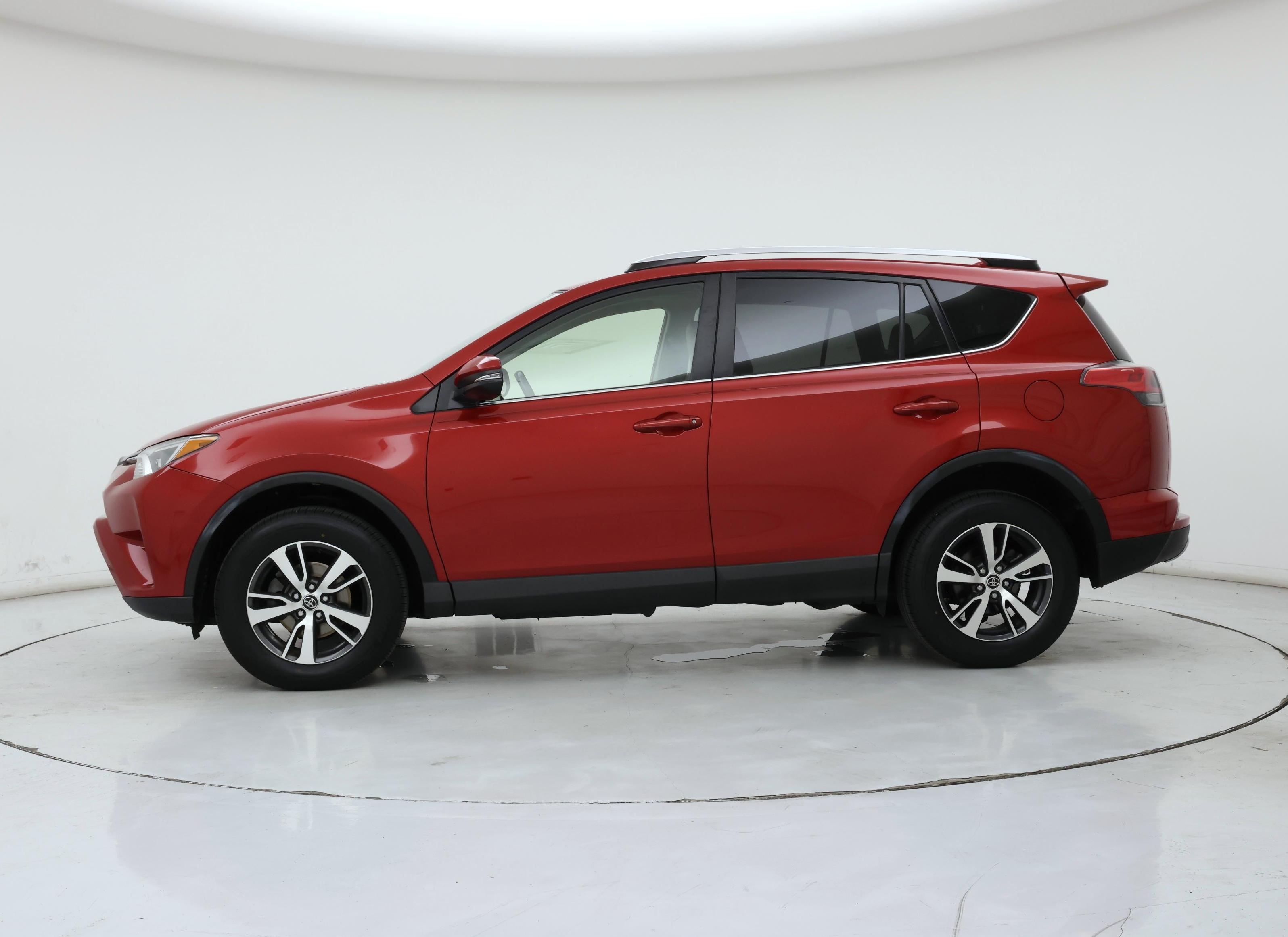 Thumbnail: 2016 Toyota RAV4 - 3