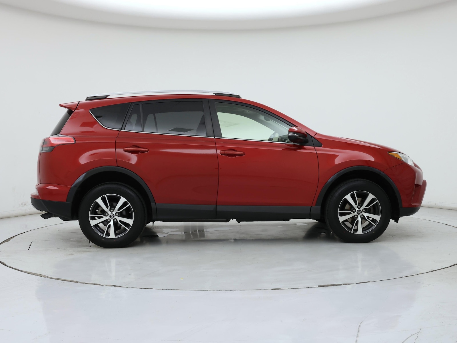 2016 Toyota RAV4 XLE - Photo 8