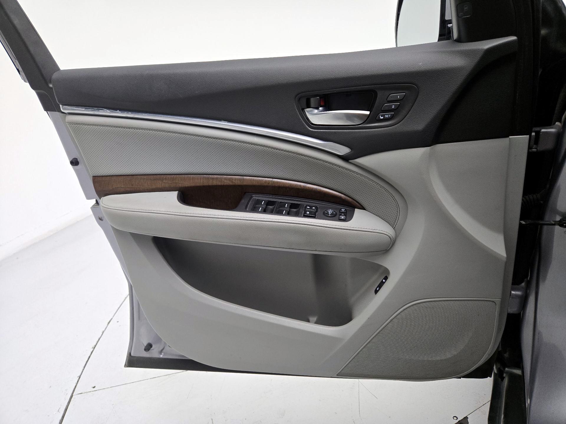 Thumbnail: 2020 Acura MDX - 10