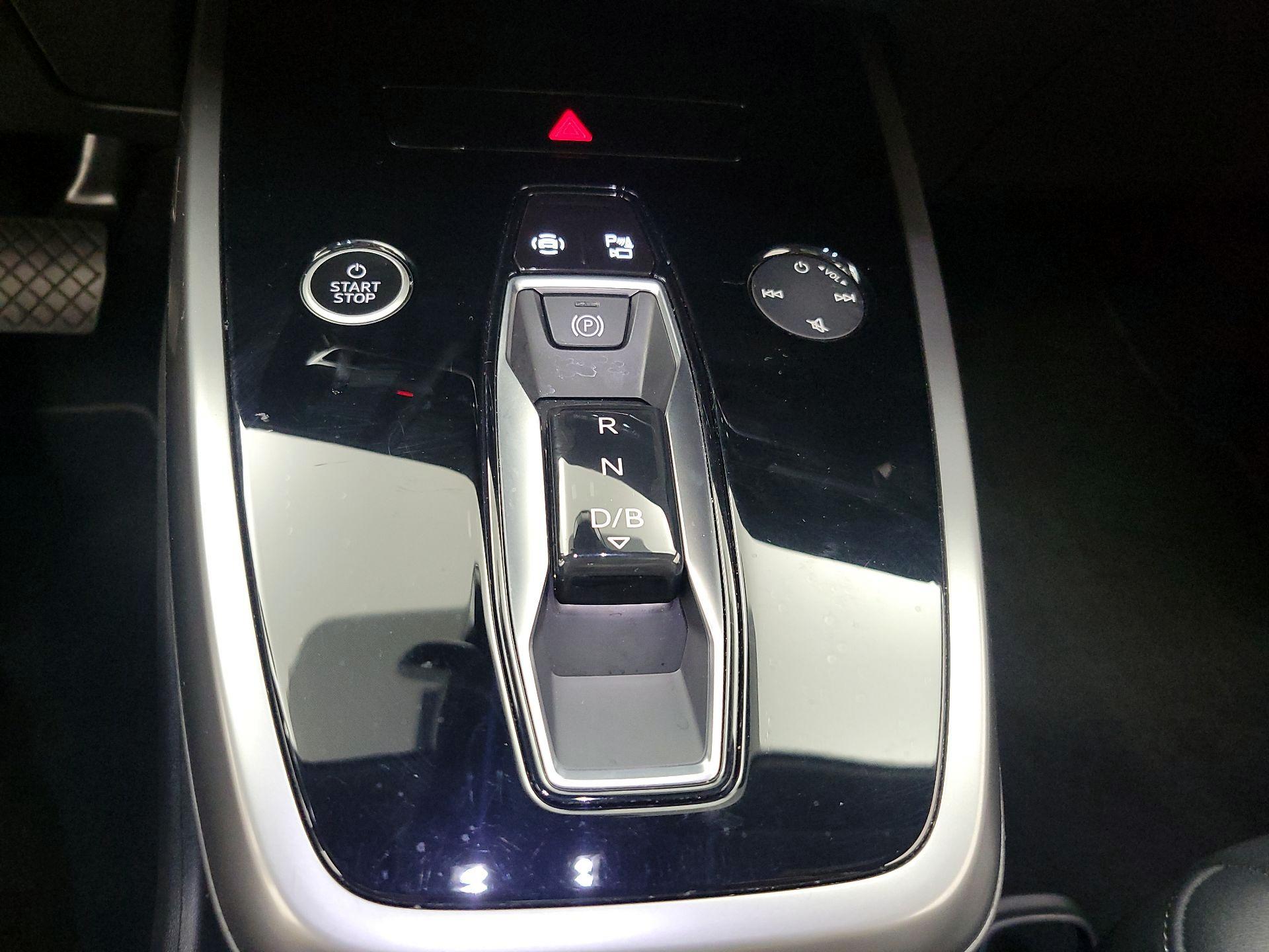 Thumbnail: 2023 Audi Q4 e-tron - 16