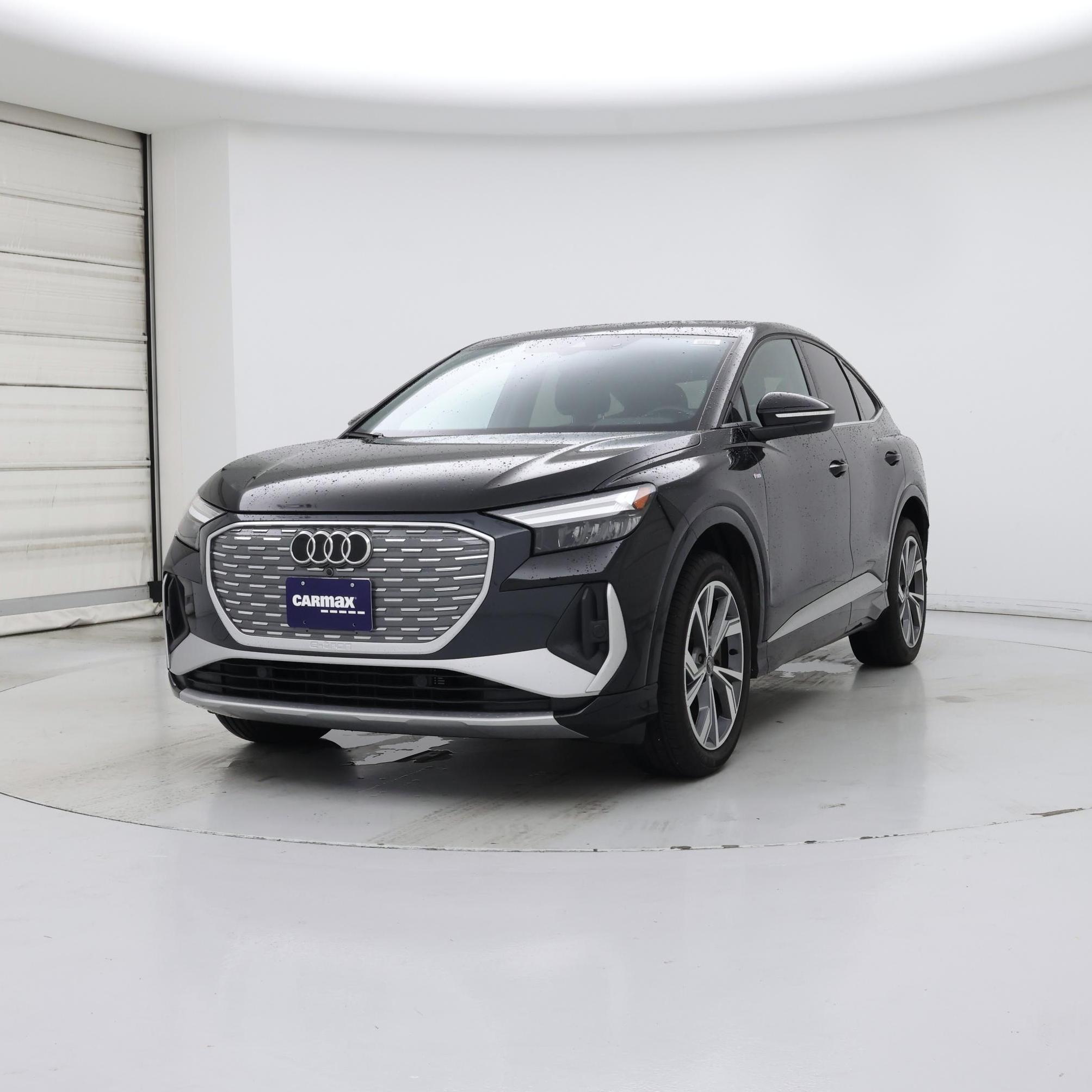 Thumbnail: 2023 Audi Q4 e-tron - 4