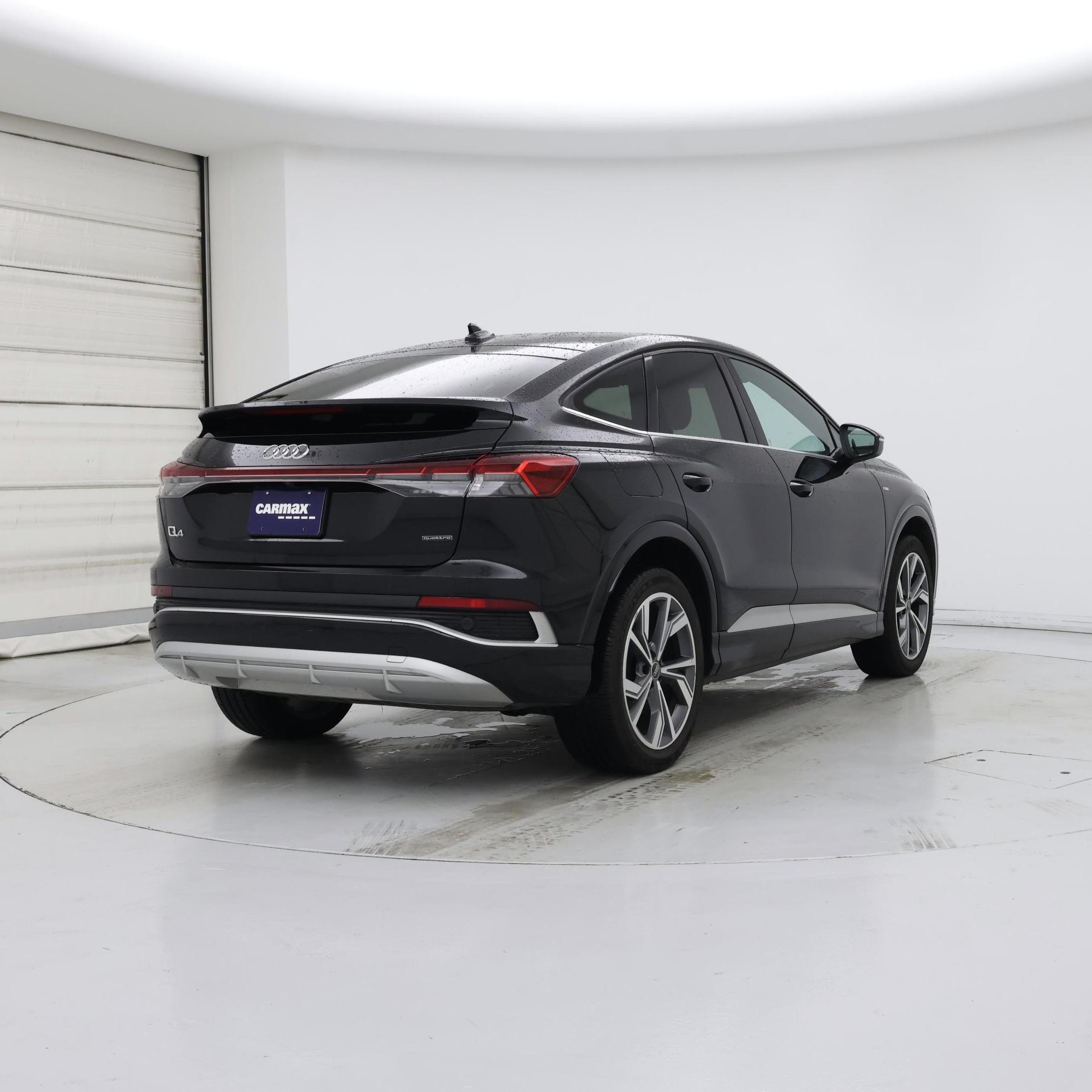 Thumbnail: 2023 Audi Q4 e-tron - 8