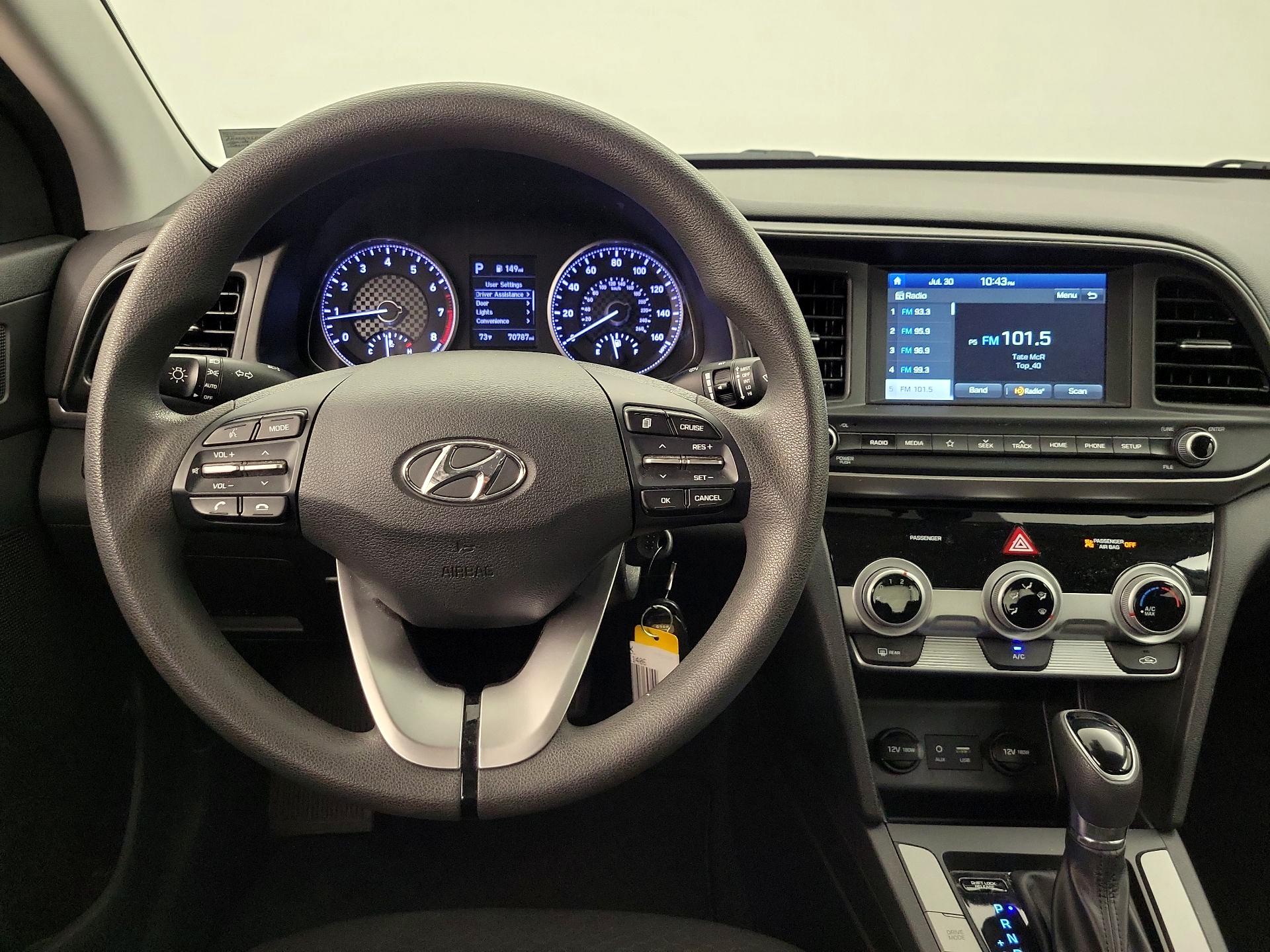 Thumbnail: 2019 Hyundai Elantra - 10