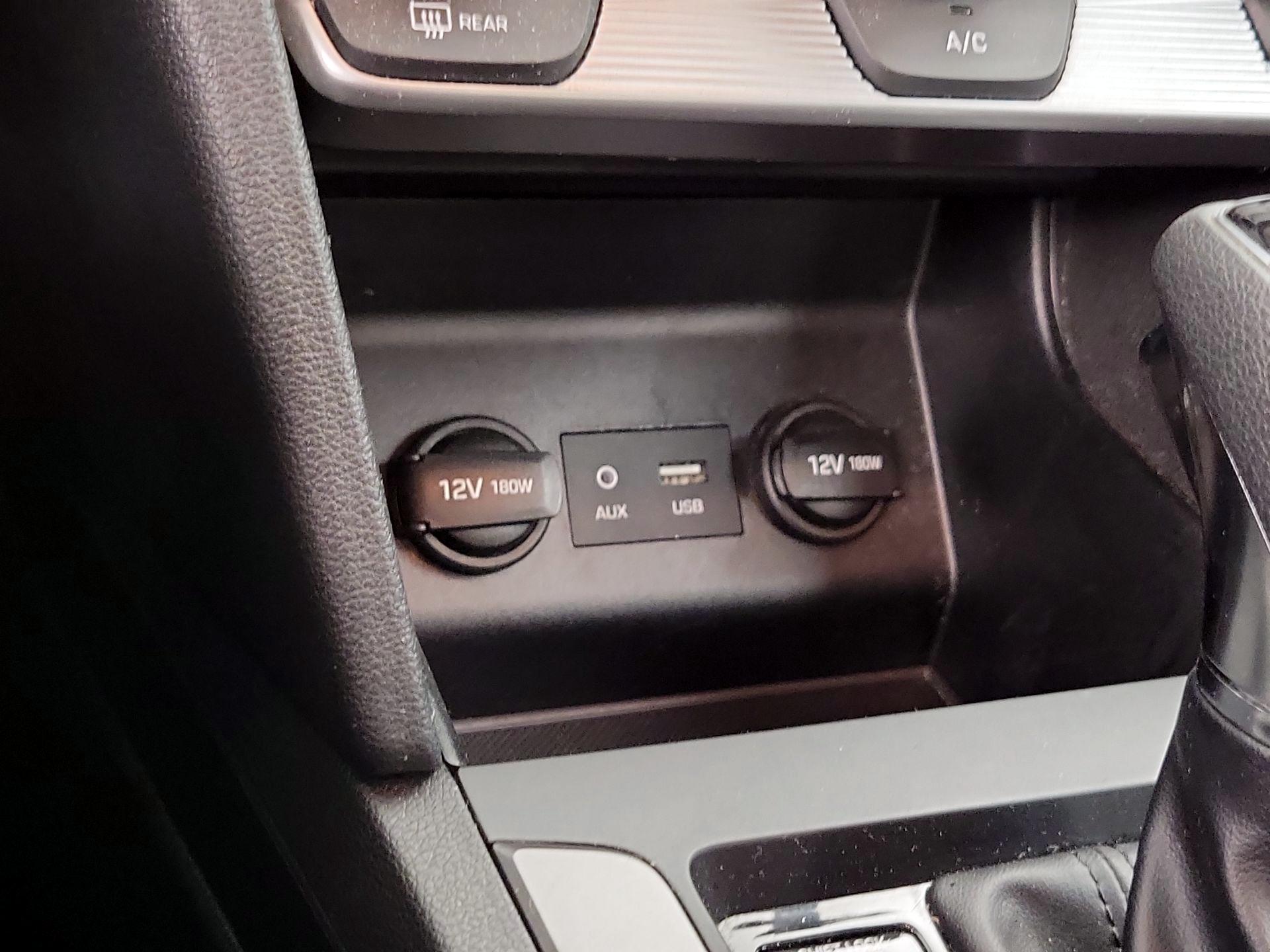 Thumbnail: 2019 Hyundai Elantra - 18